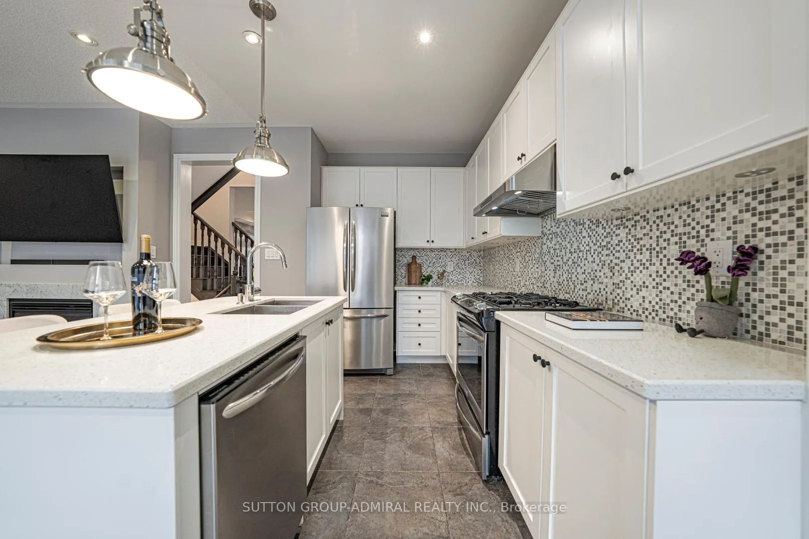 Photo 9 of 28 Manila Avenue, Markham, Berczy — HOMEH