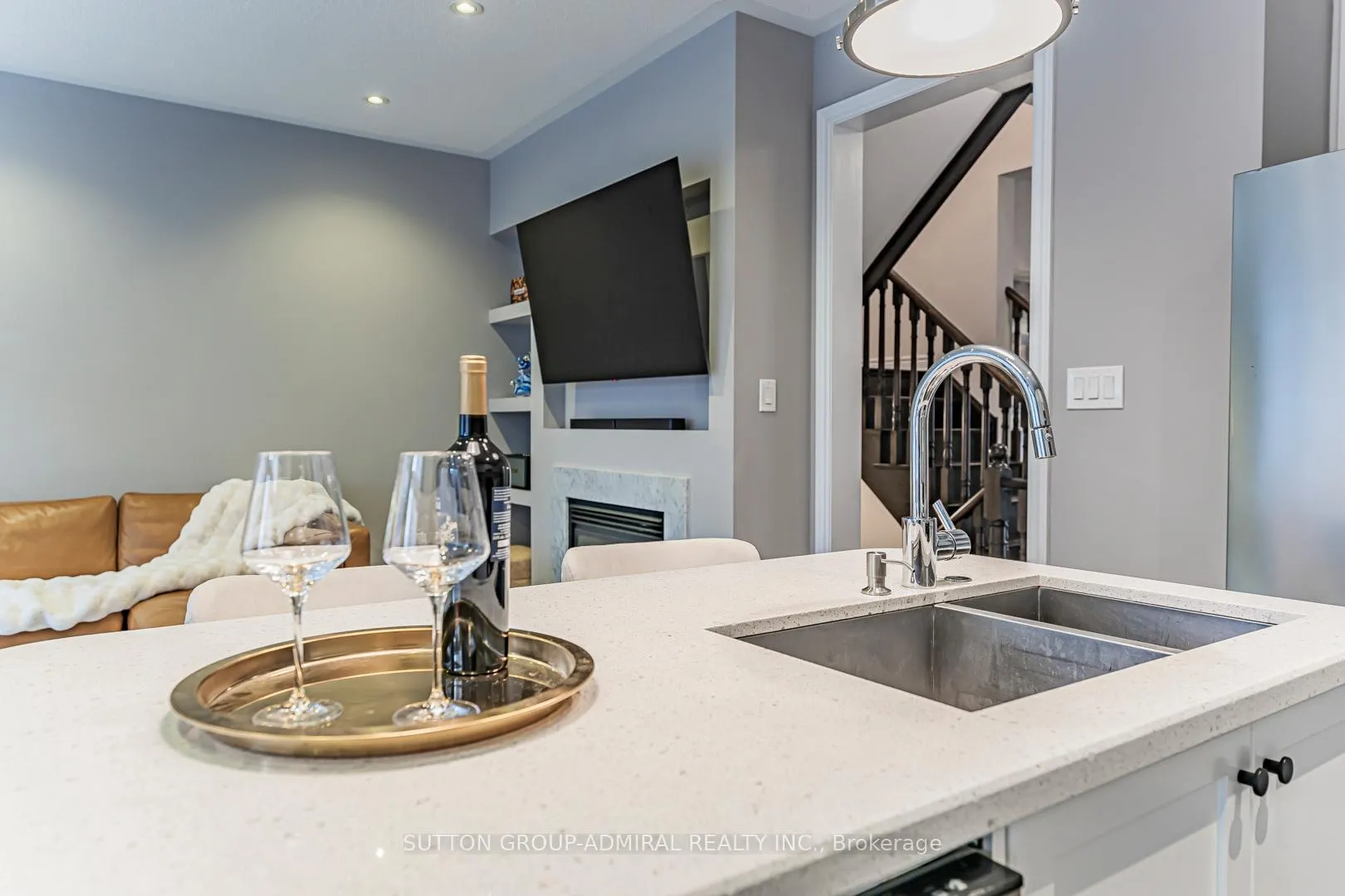 Photo 10 of 28 Manila Avenue, Markham, Berczy — HOMEH