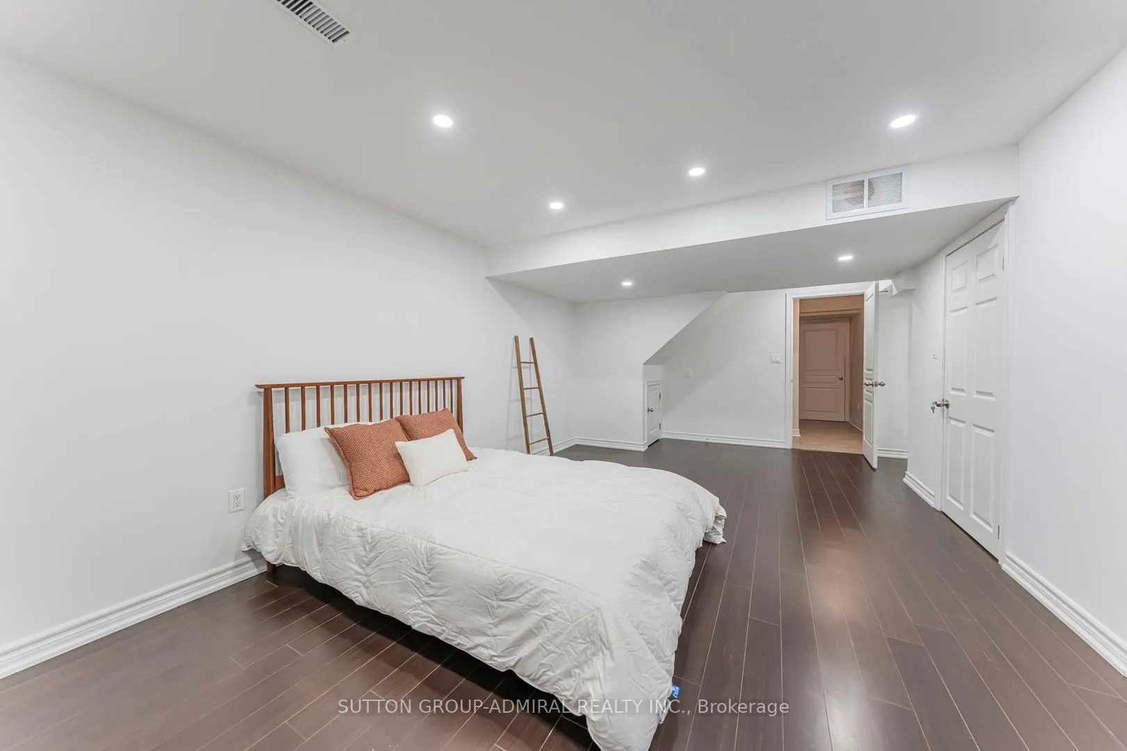 Photo 26 of 28 Manila Avenue, Markham, Berczy — HOMEH