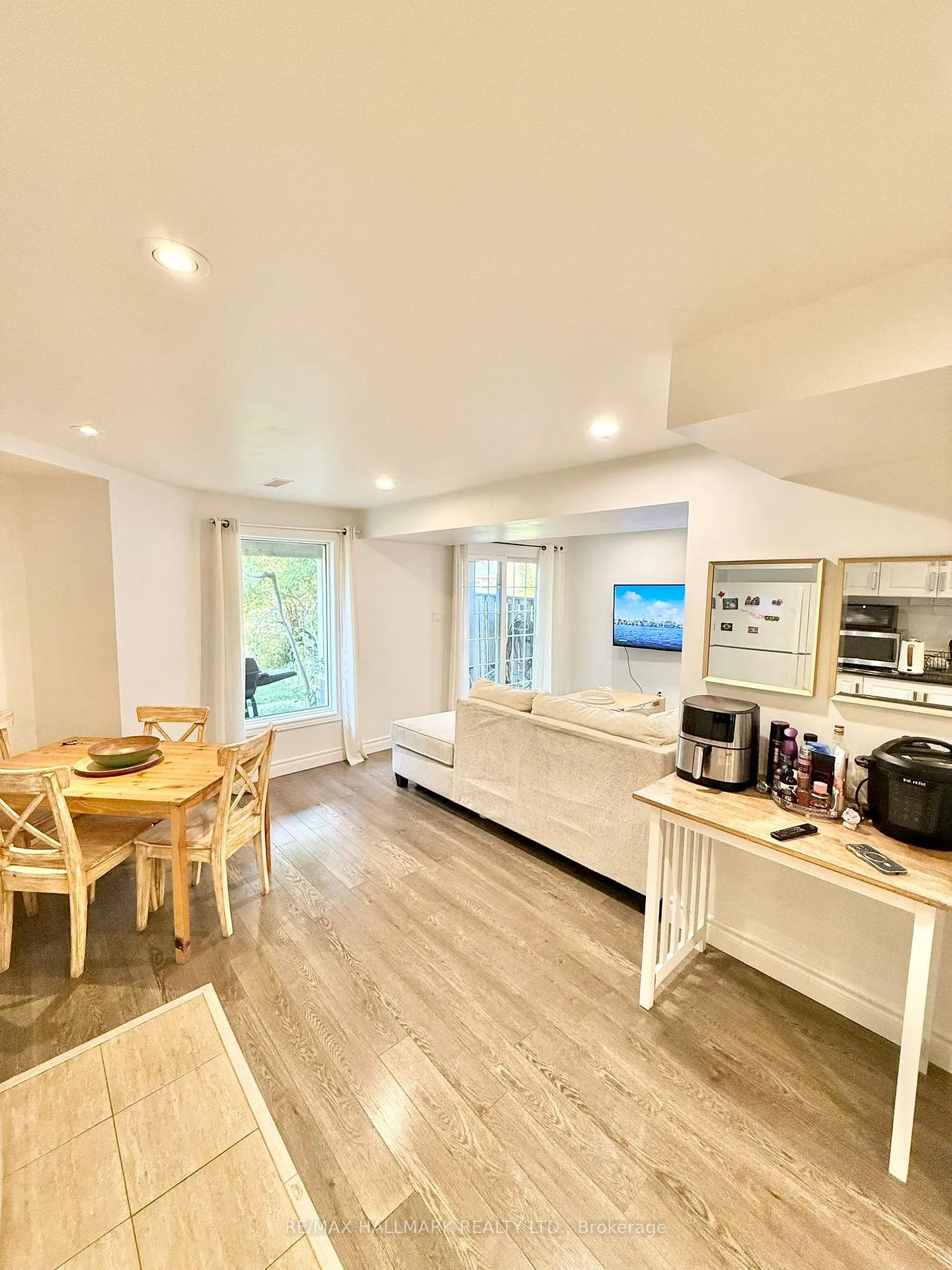 Photo 4 of Unit BSMT, 167 Downey Circle, Aurora, Bayview Wellington — HOMEH