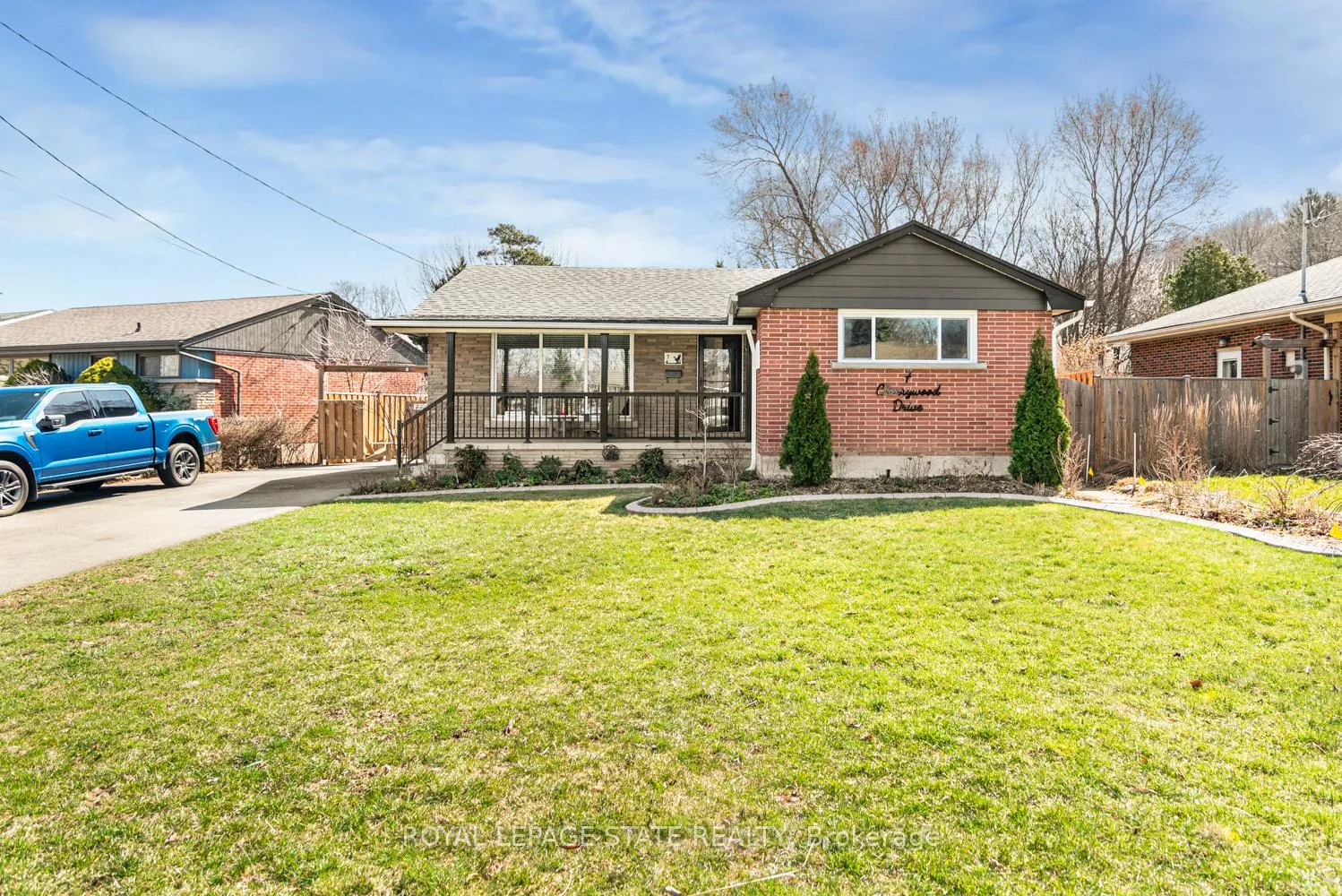 Photo 4 of 7 Cherrywood Drive, Hamilton, Stoney Creek — HOMEH