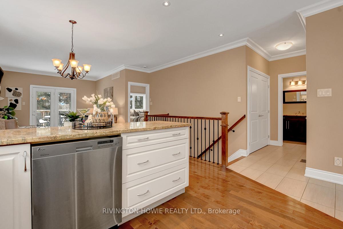 Photo 12 of 617 Meadowridge Circle, Ottawa, Carp — HOMEH