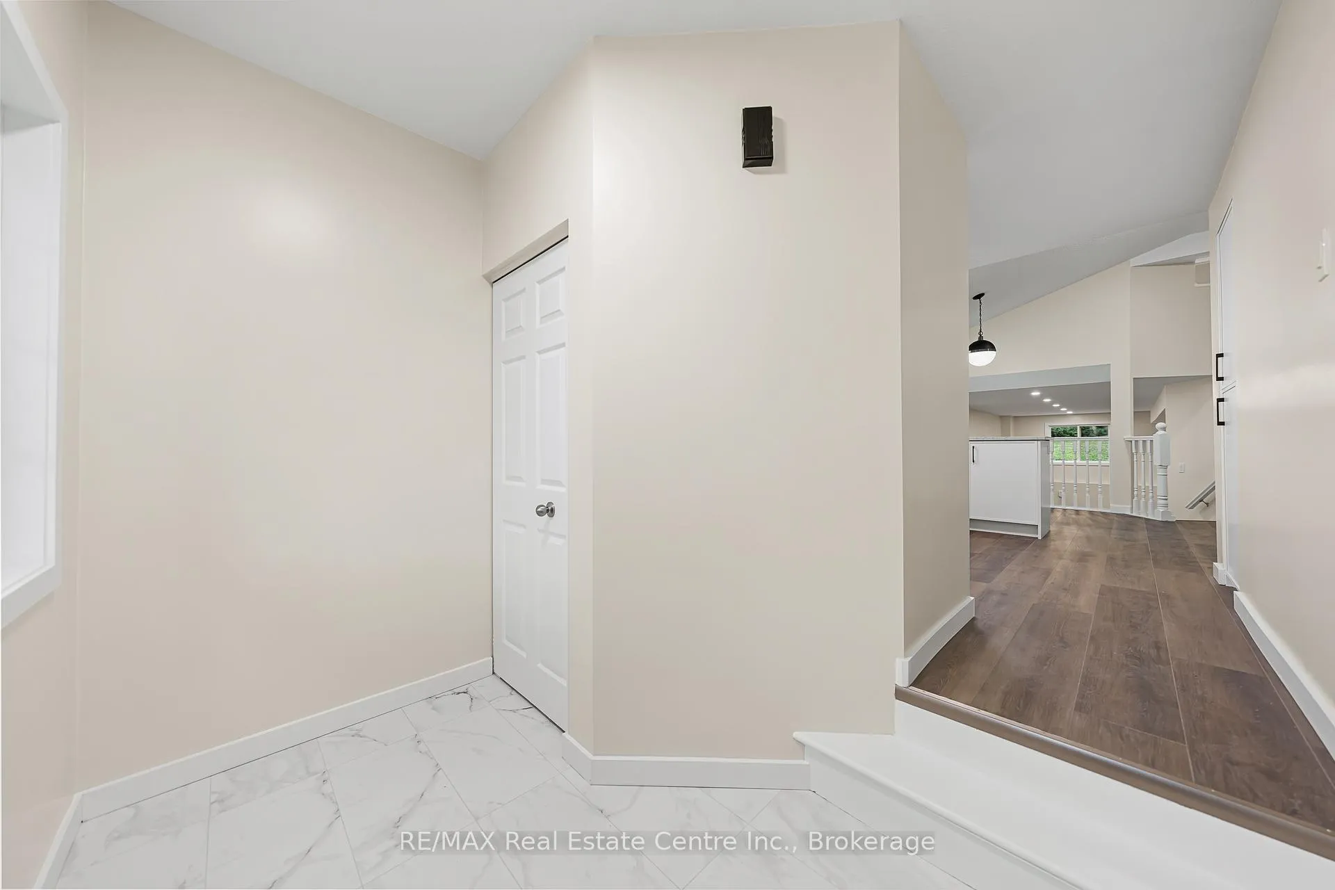 Photo 3 of 716A Karlsfeld Road, Waterloo — HOMEH