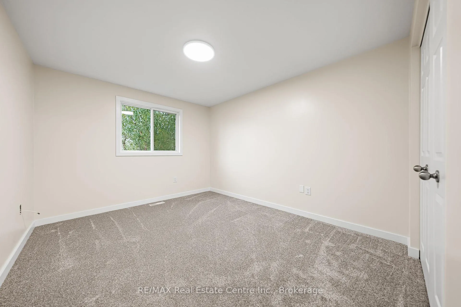 Photo 19 of 716A Karlsfeld Road, Waterloo — HOMEH