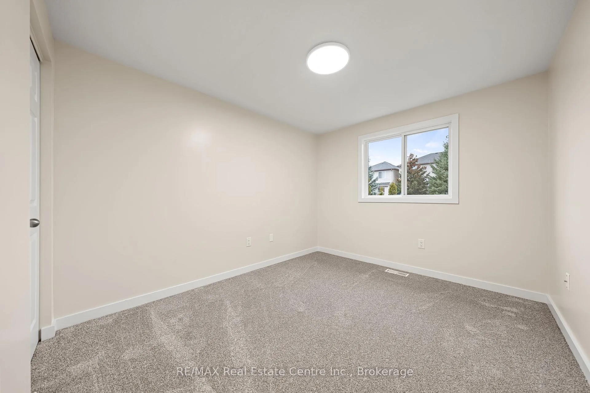 Photo 22 of 716A Karlsfeld Road, Waterloo — HOMEH