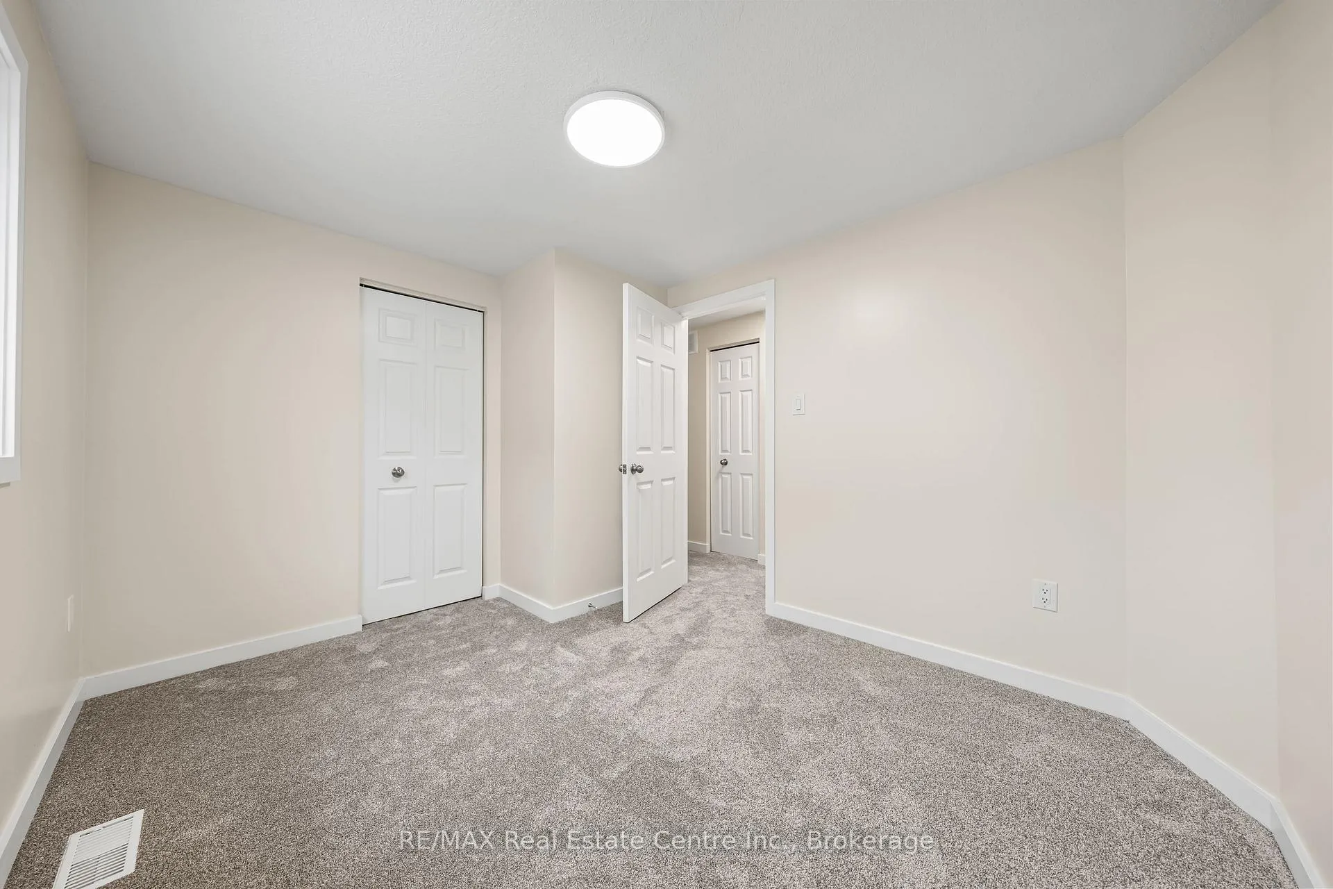 Photo 25 of 716A Karlsfeld Road, Waterloo — HOMEH