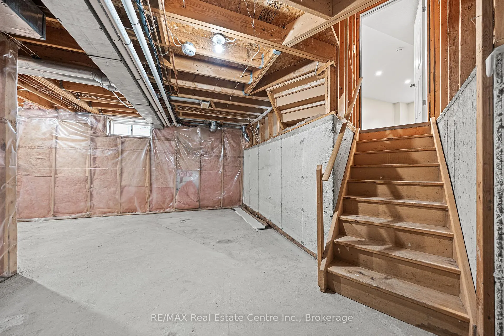 Photo 35 of 716A Karlsfeld Road, Waterloo — HOMEH