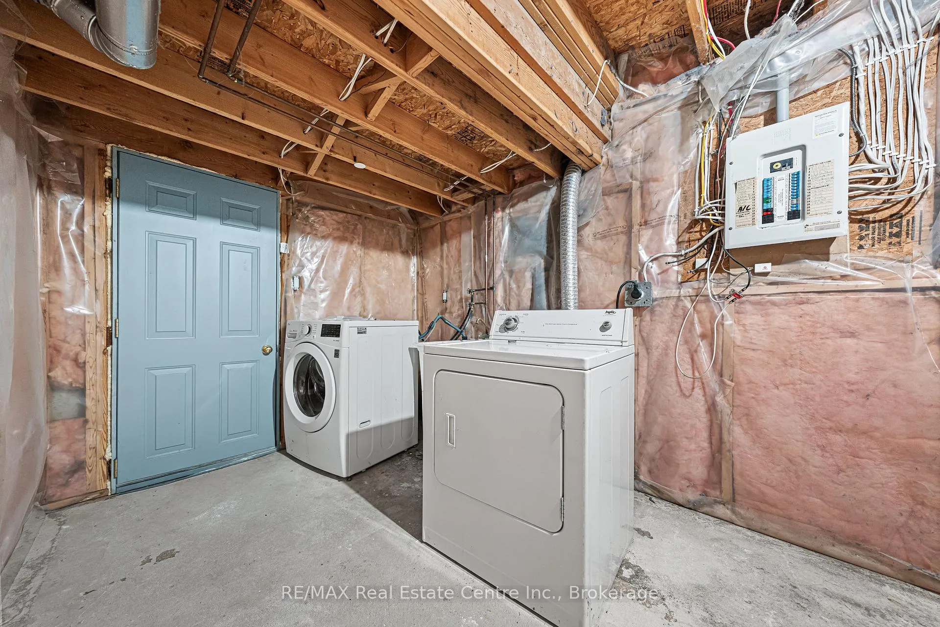 Photo 37 of 716A Karlsfeld Road, Waterloo — HOMEH