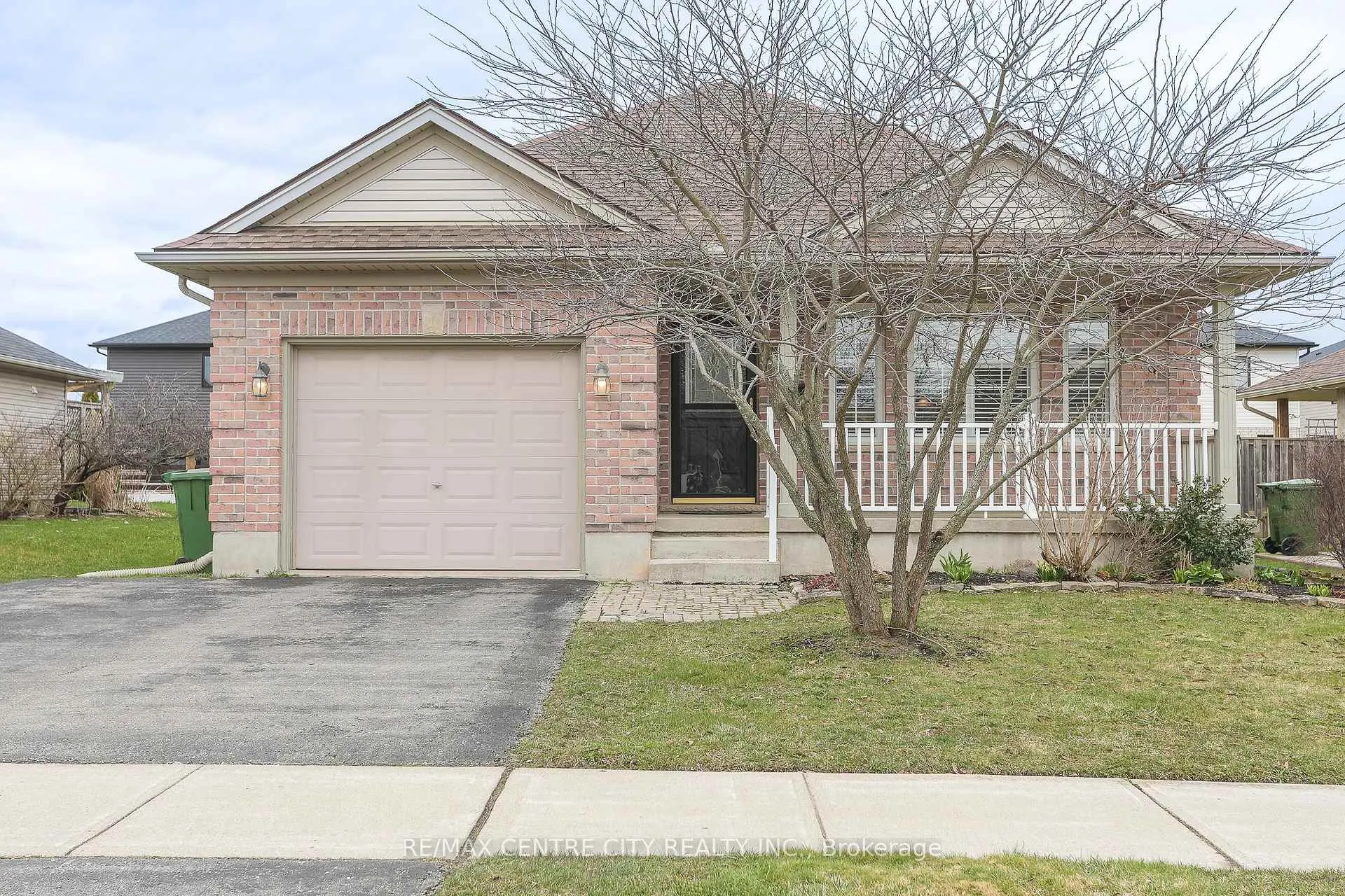 Photo 1 of 455 Highview Drive, St. Thomas — HOMEH