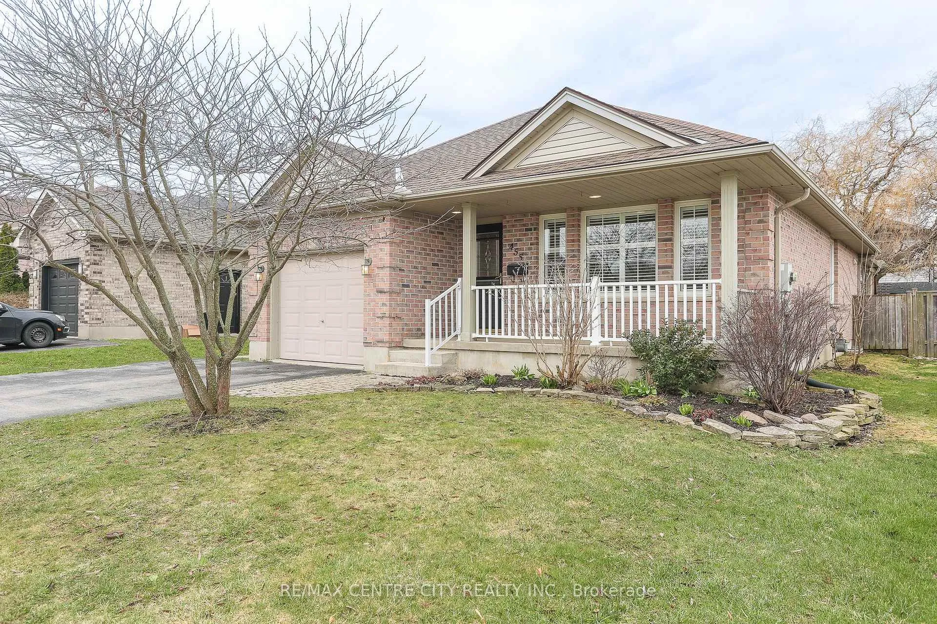 Photo 2 of 455 Highview Drive, St. Thomas — HOMEH