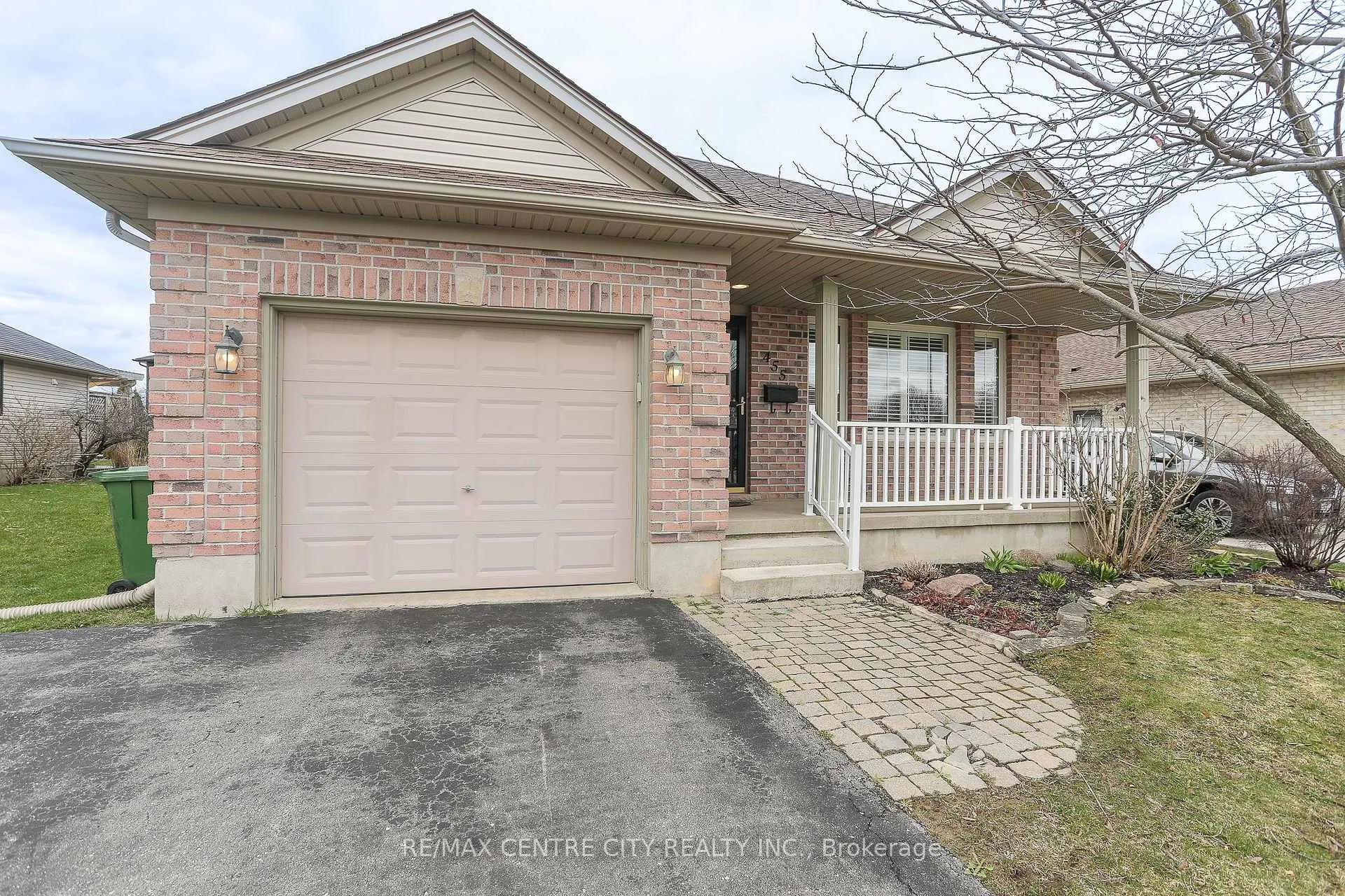 Photo 3 of 455 Highview Drive, St. Thomas — HOMEH