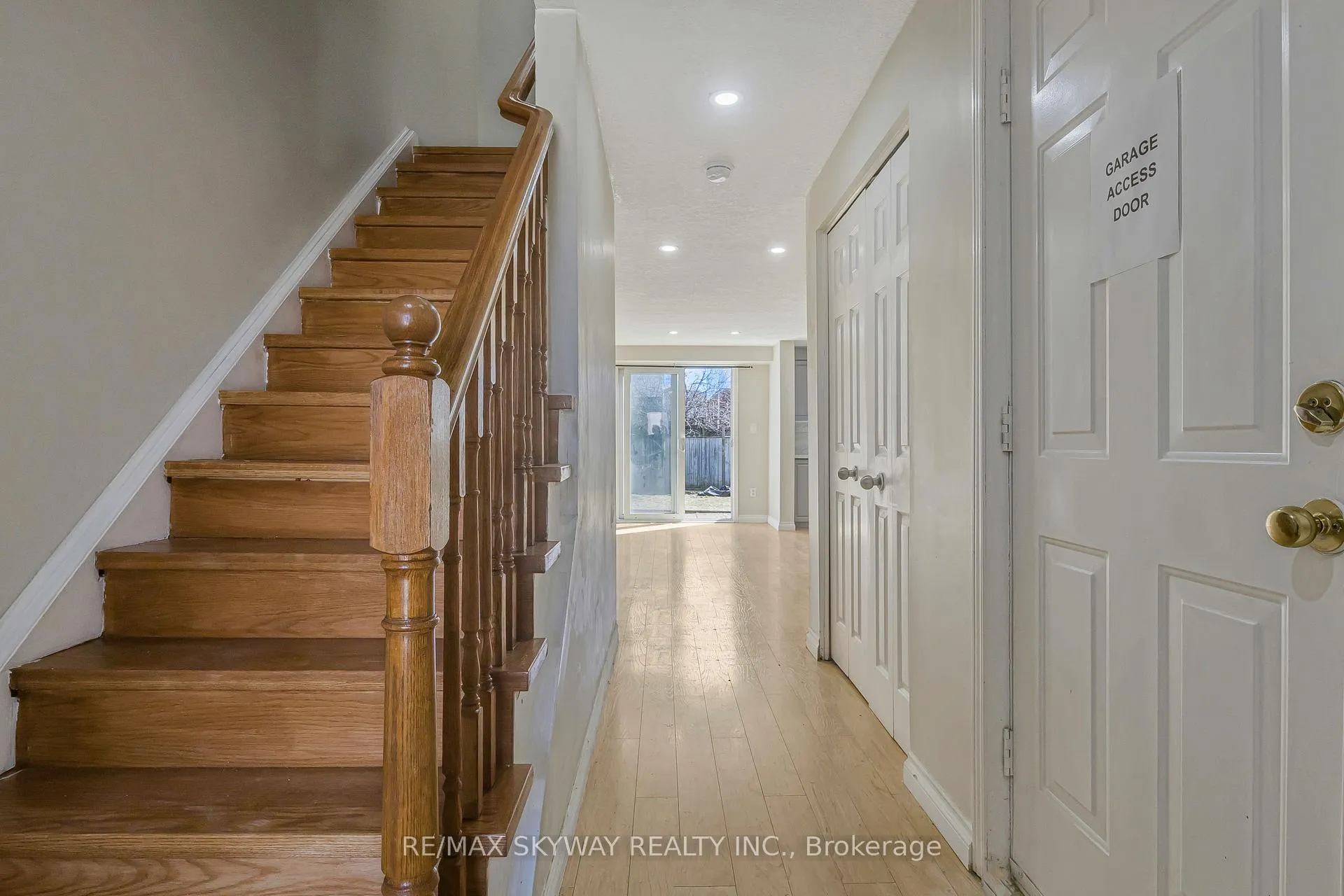 Photo 6 of 248 Activa Avenue, Kitchener, Larentian West — HOMEH