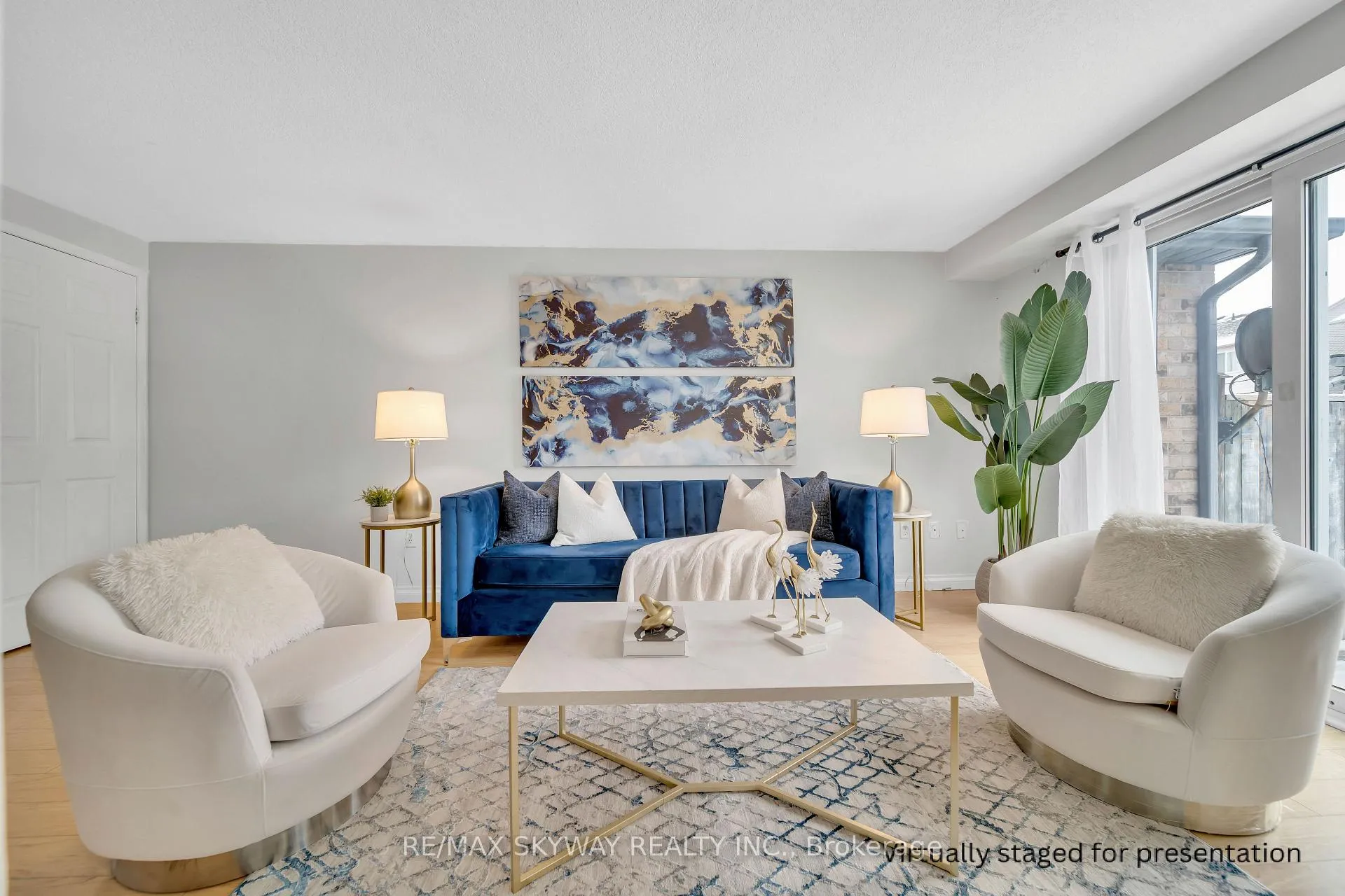 Photo 10 of 248 Activa Avenue, Kitchener, Larentian West — HOMEH