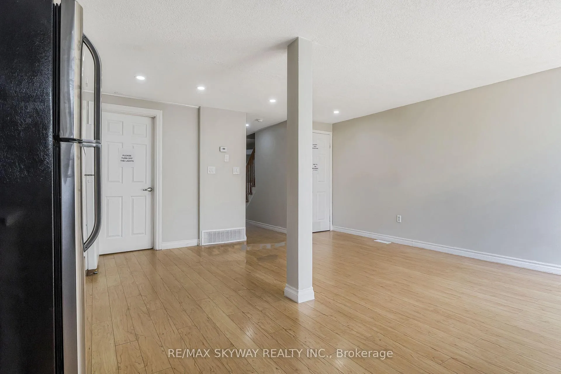 Photo 16 of 248 Activa Avenue, Kitchener, Larentian West — HOMEH