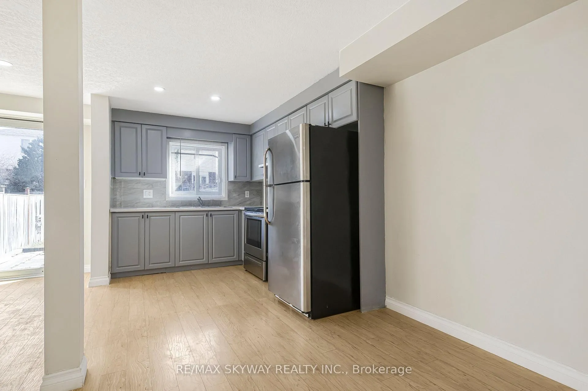 Photo 18 of 248 Activa Avenue, Kitchener, Larentian West — HOMEH