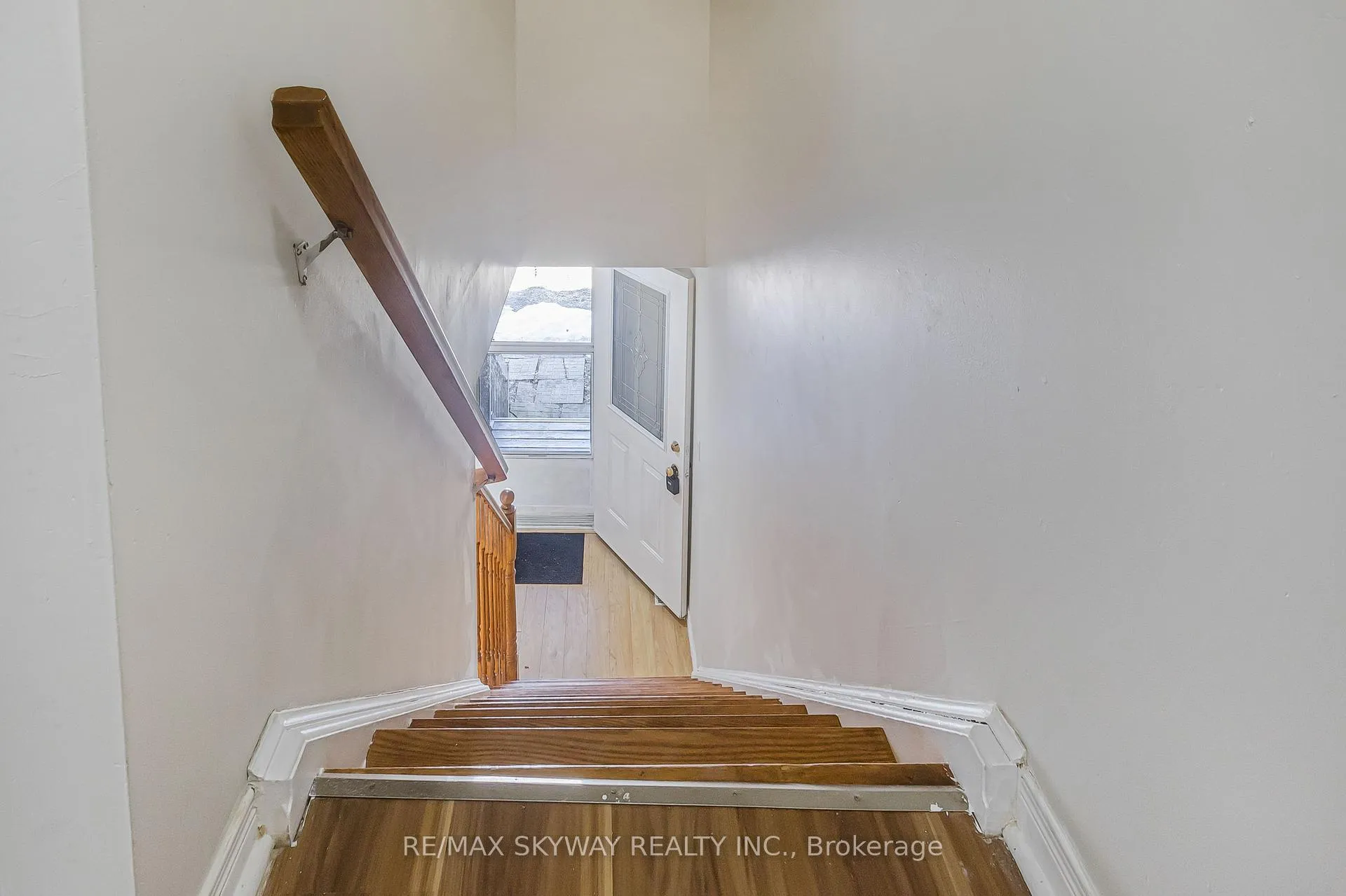 Photo 21 of 248 Activa Avenue, Kitchener, Larentian West — HOMEH