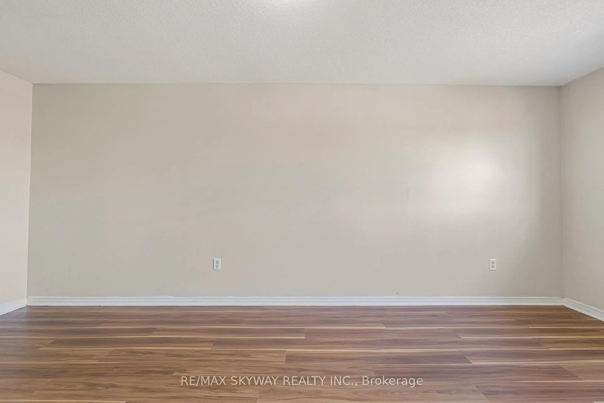 Photo 23 of 248 Activa Avenue, Kitchener, Larentian West — HOMEH