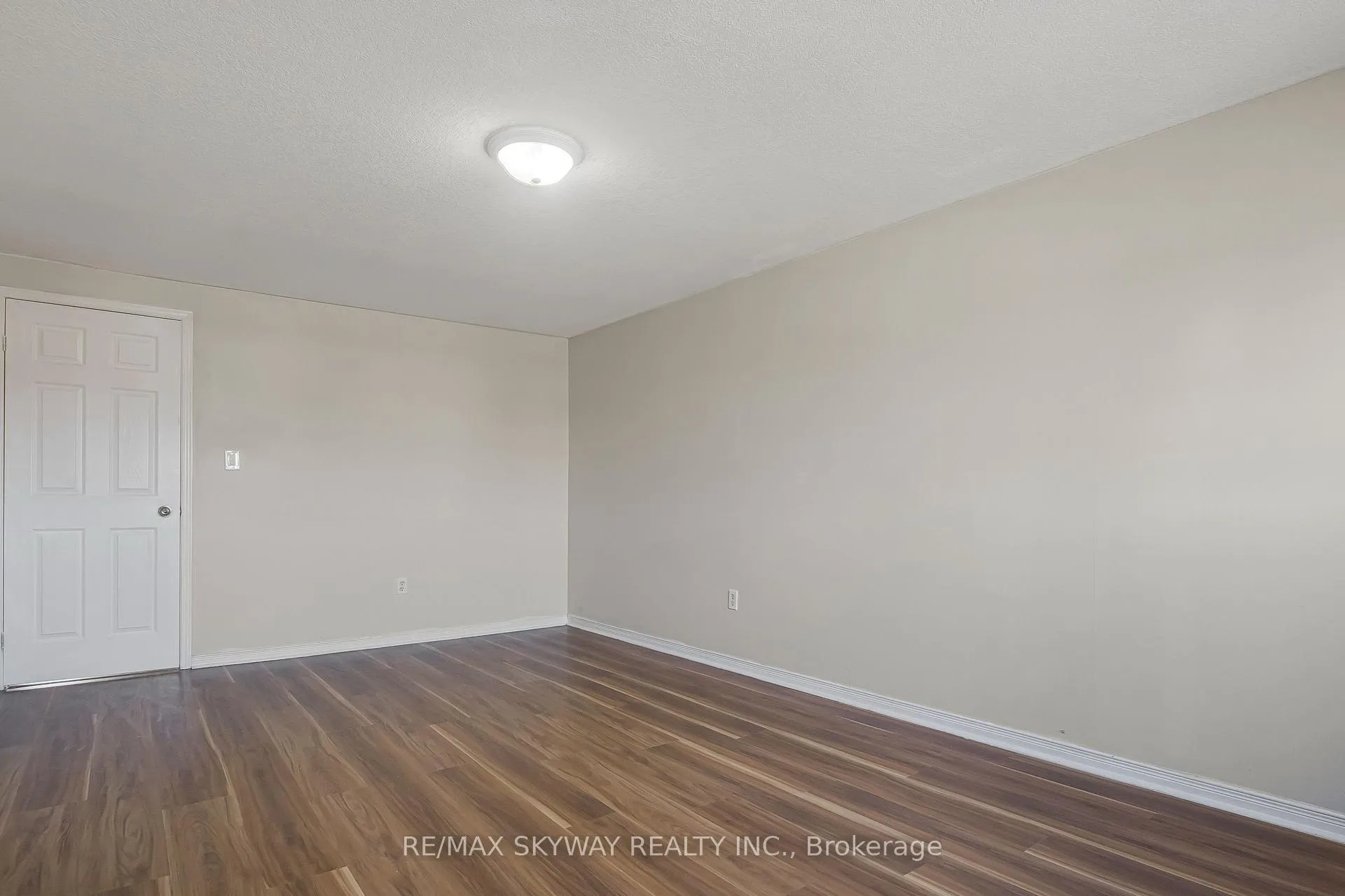 Photo 26 of 248 Activa Avenue, Kitchener, Larentian West — HOMEH