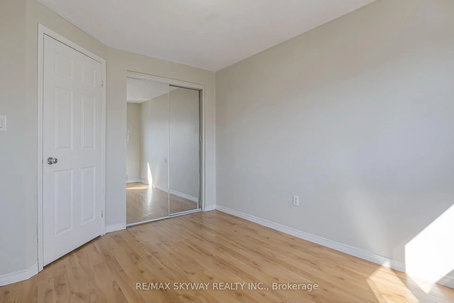 Photo 29 of 248 Activa Avenue, Kitchener, Larentian West — HOMEH