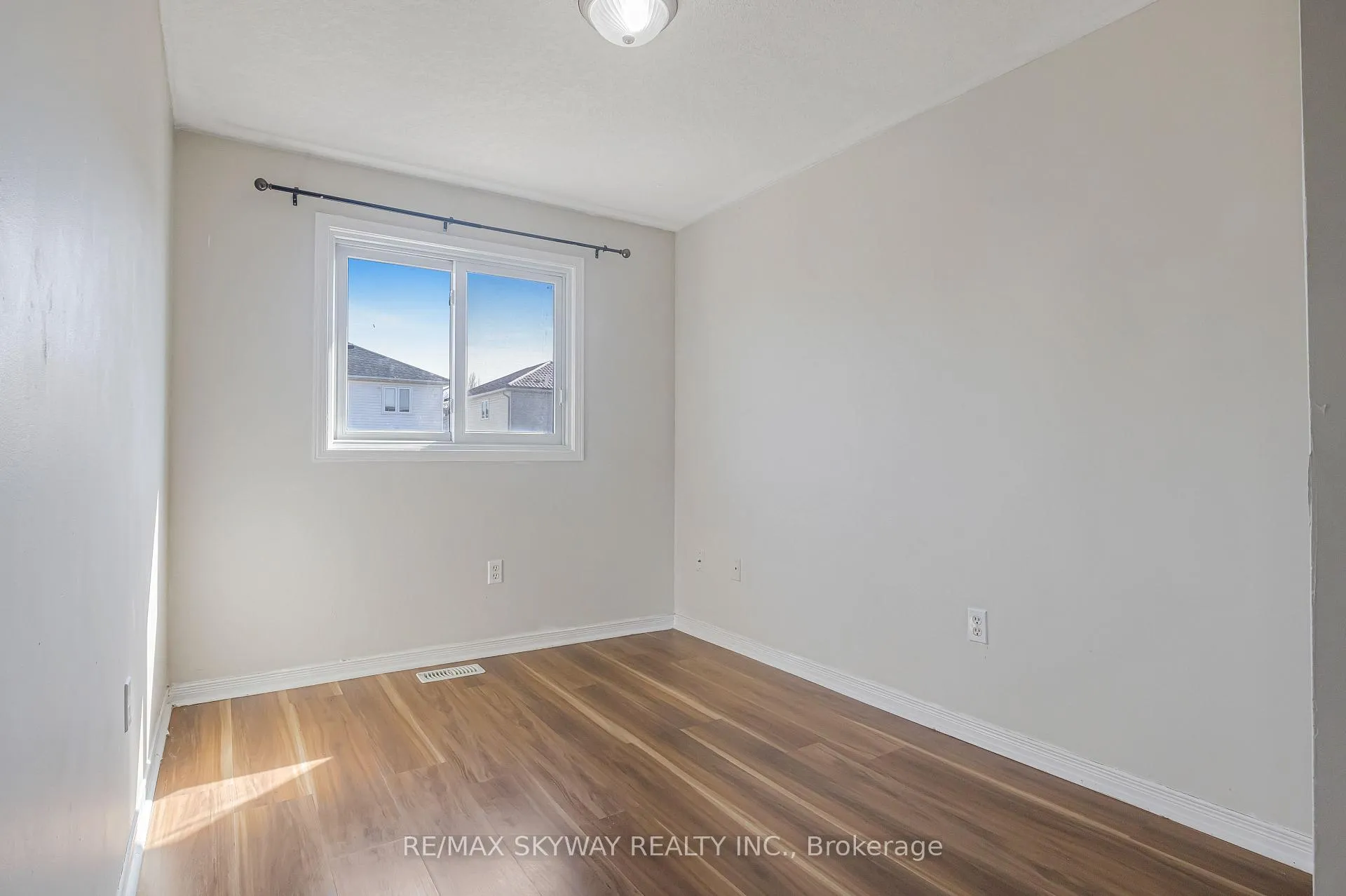 Photo 30 of 248 Activa Avenue, Kitchener, Larentian West — HOMEH