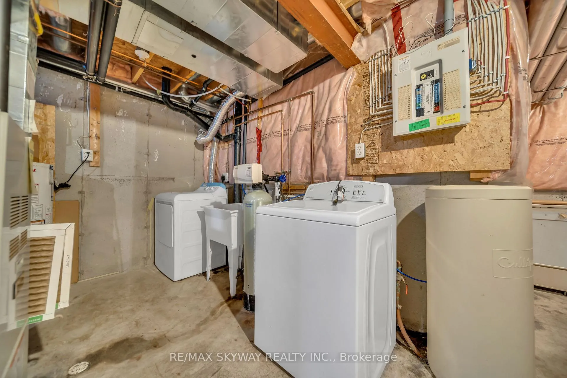 Photo 37 of 248 Activa Avenue, Kitchener, Larentian West — HOMEH