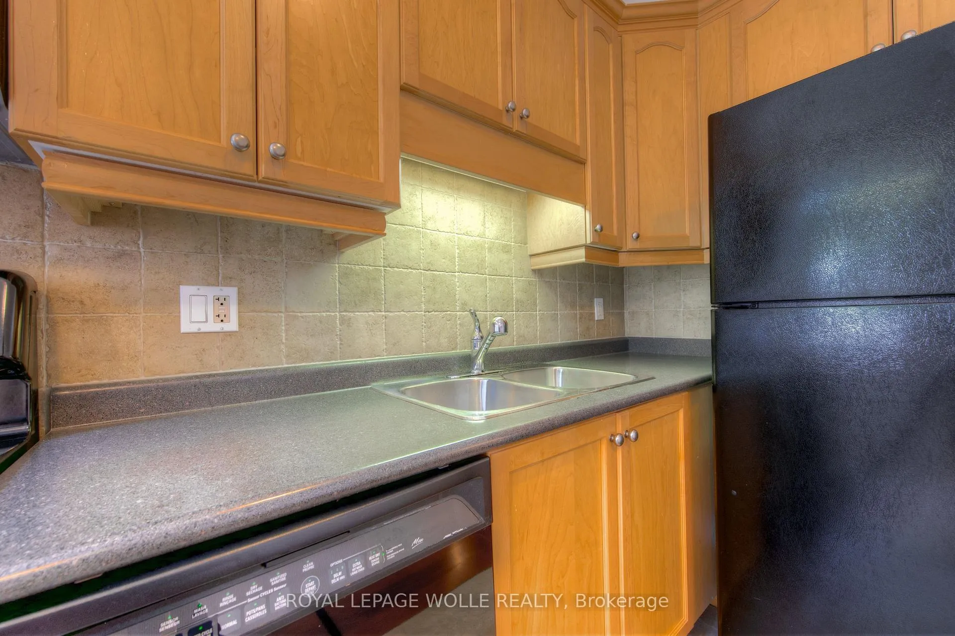 Photo 9 of Unit 109, 555 King Street E, Kitchener — HOMEH