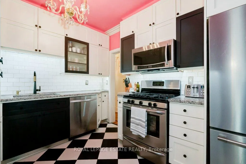 Photo 12 of 314 Scarborough Road, Toronto, East End-Danforth — HOMEH