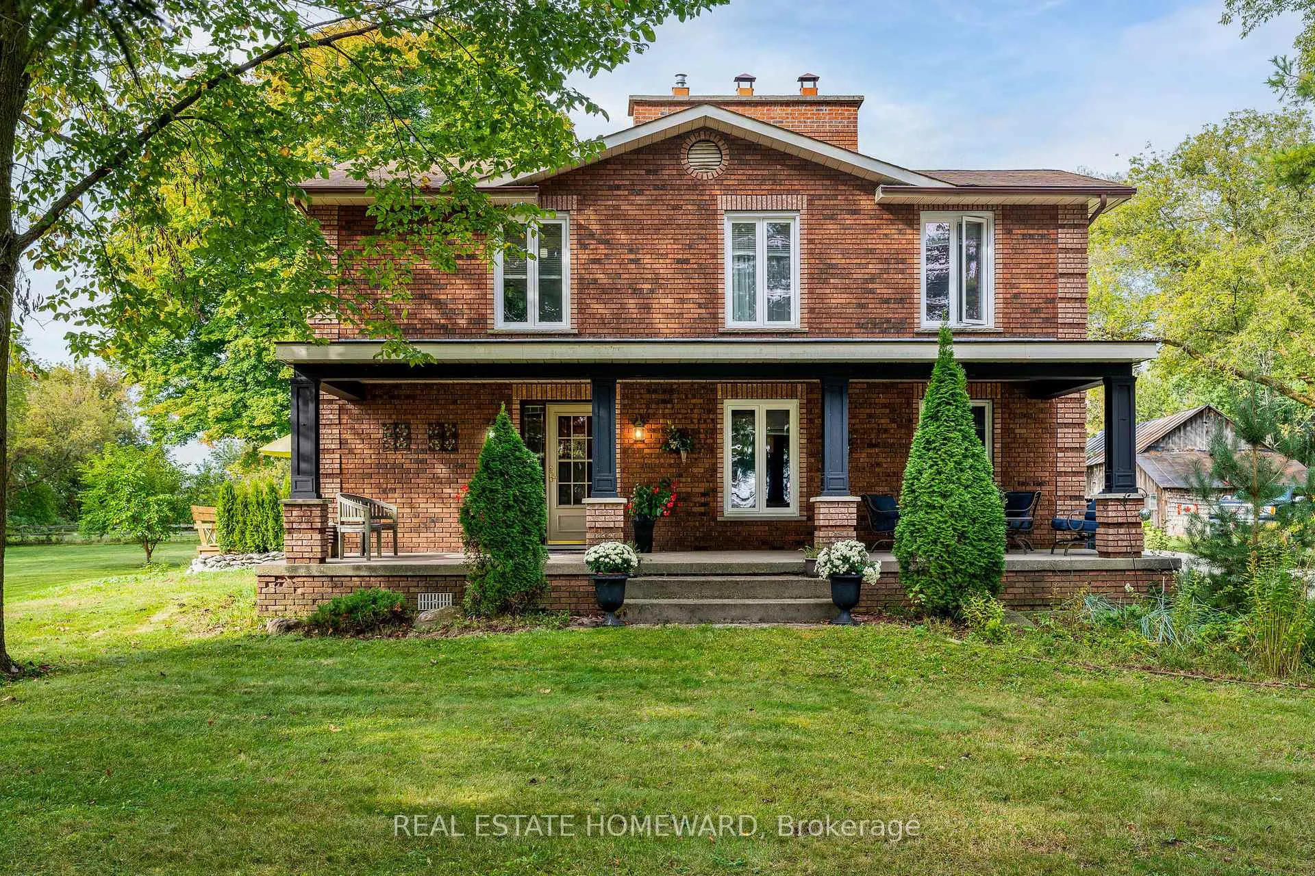 Front of 1602 County Rd 7