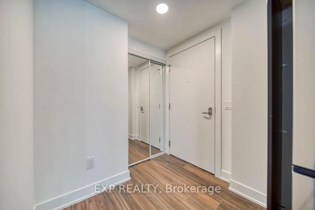 Photo 5 of Unit 1601, 8 Cedarland Drive, Markham, Unionville — HOMEH