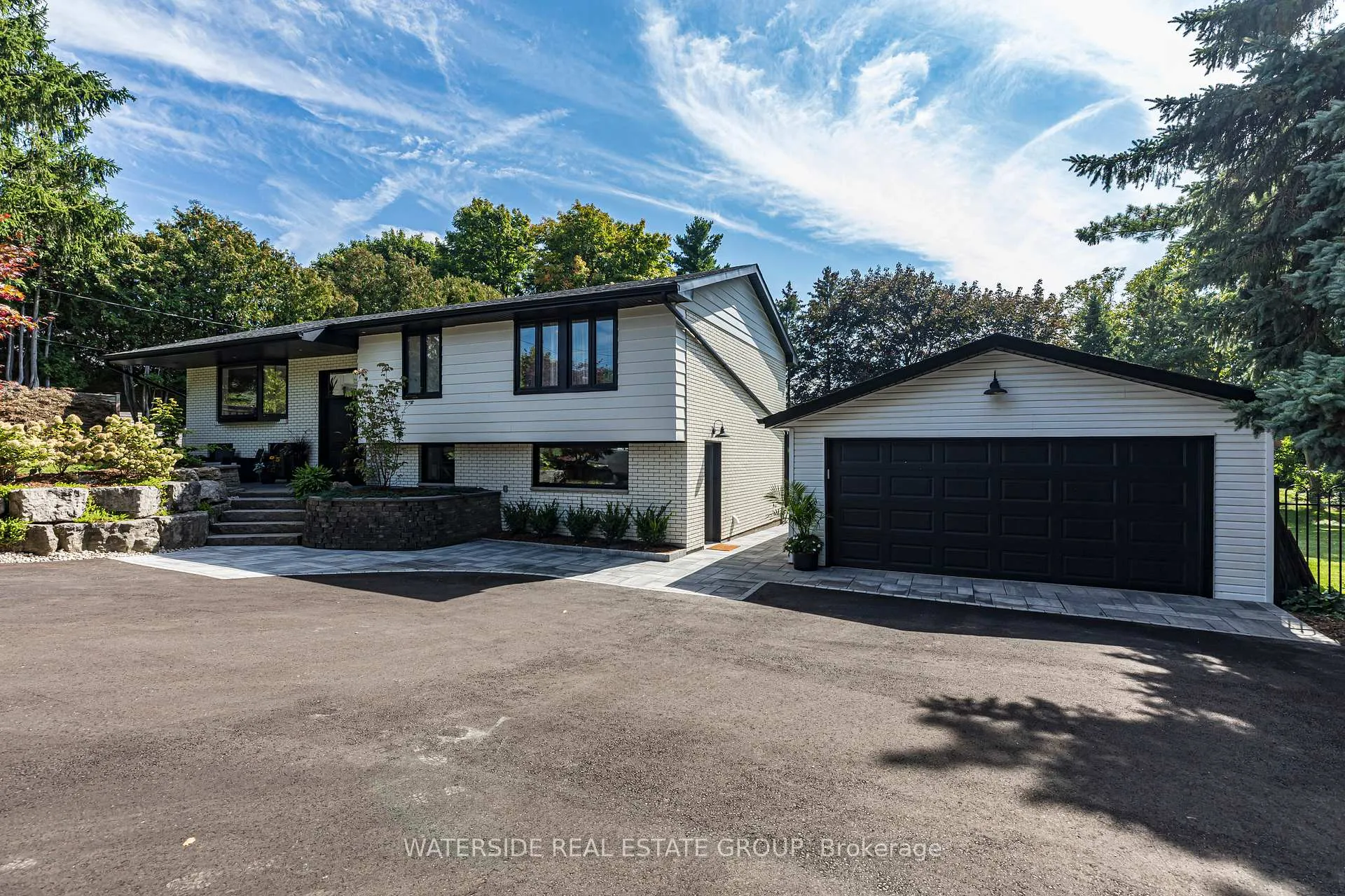 Photo 3 of 113 Hwy 8, Hamilton, Dundas — HOMEH