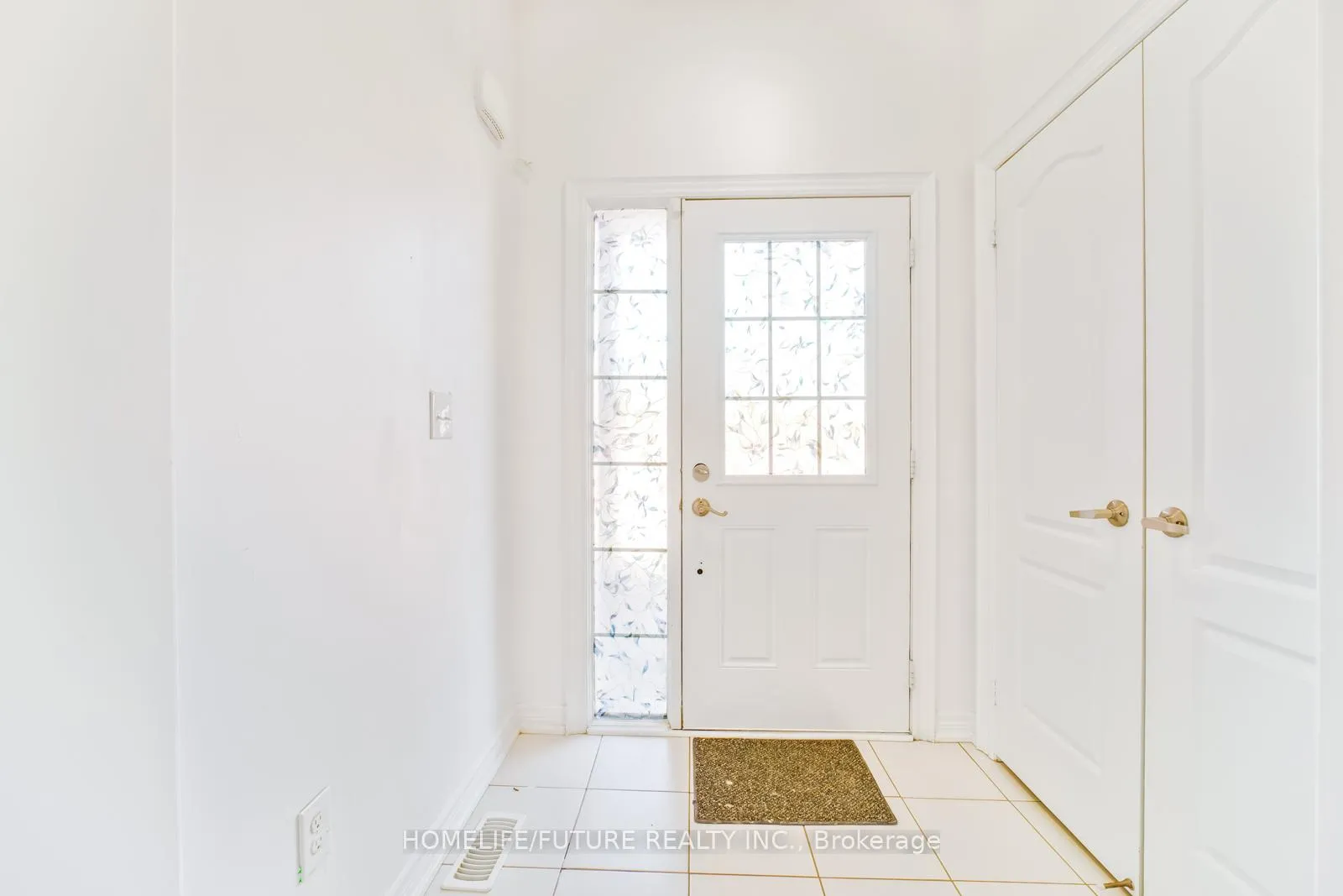 Photo 6 of 123 Underwood Drive, Whitby, Brooklin — HOMEH