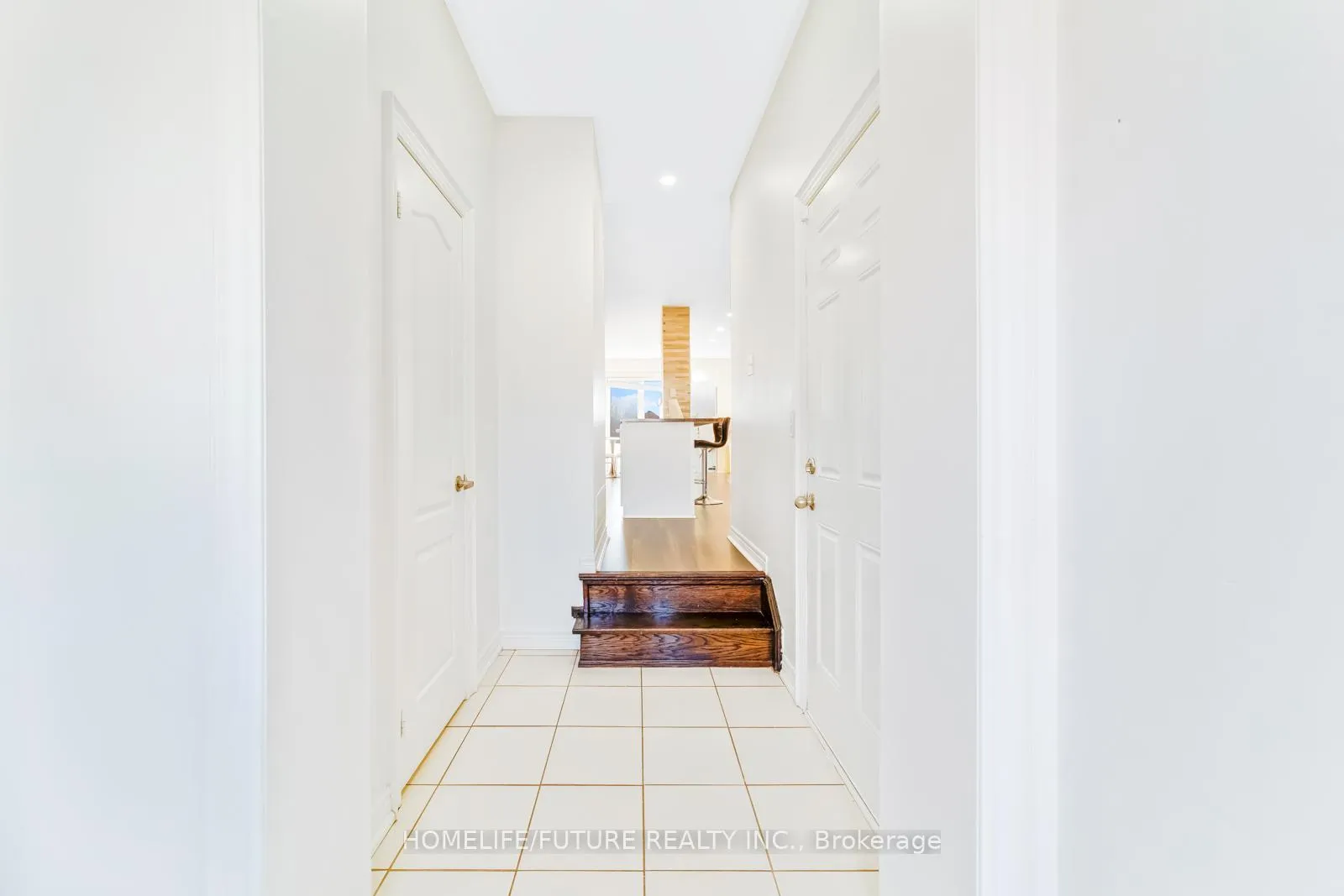 Photo 7 of 123 Underwood Drive, Whitby, Brooklin — HOMEH