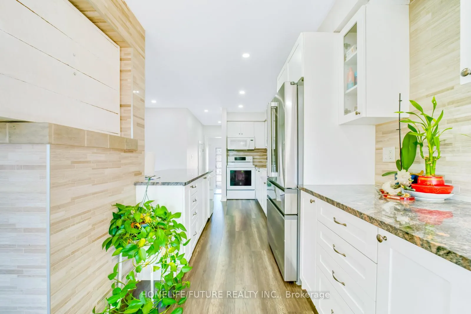 Photo 10 of 123 Underwood Drive, Whitby, Brooklin — HOMEH
