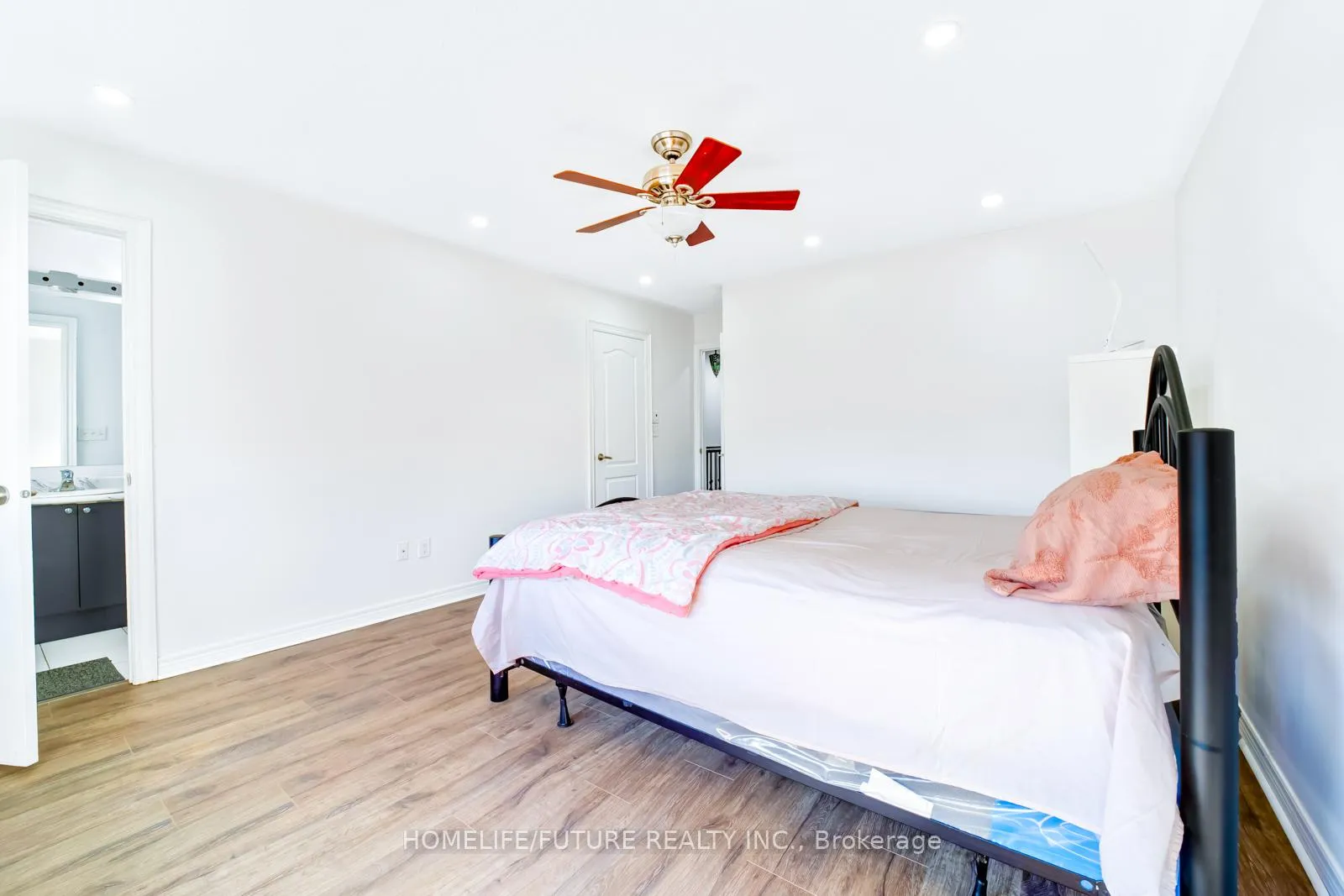 Photo 21 of 123 Underwood Drive, Whitby, Brooklin — HOMEH