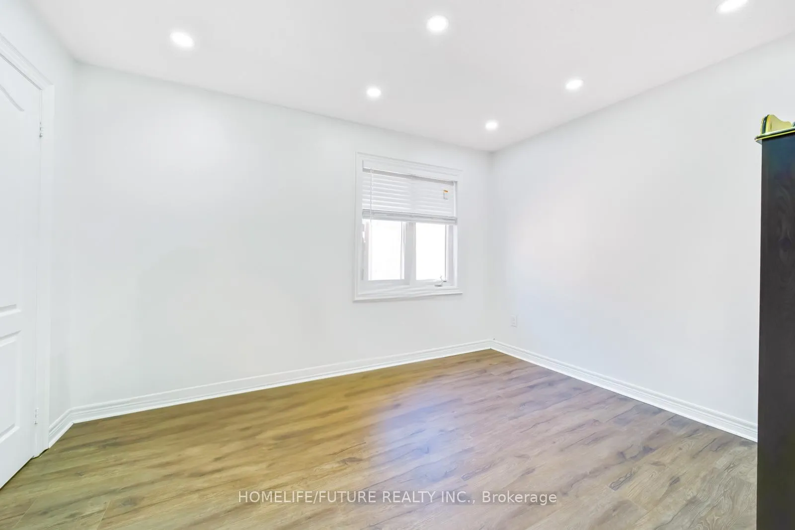 Photo 24 of 123 Underwood Drive, Whitby, Brooklin — HOMEH
