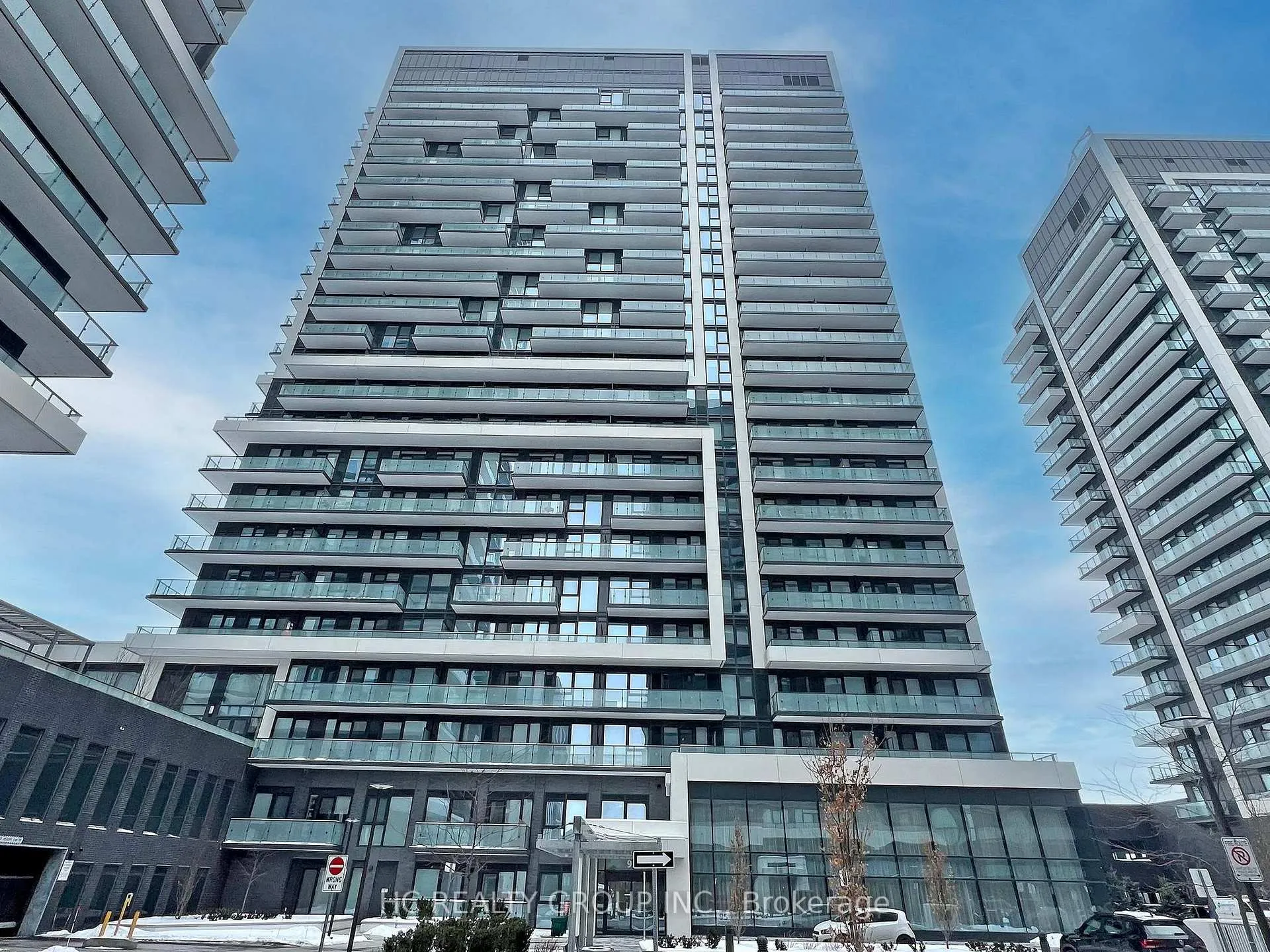 Front of Unit 2003, 95 Oneida Crescent
