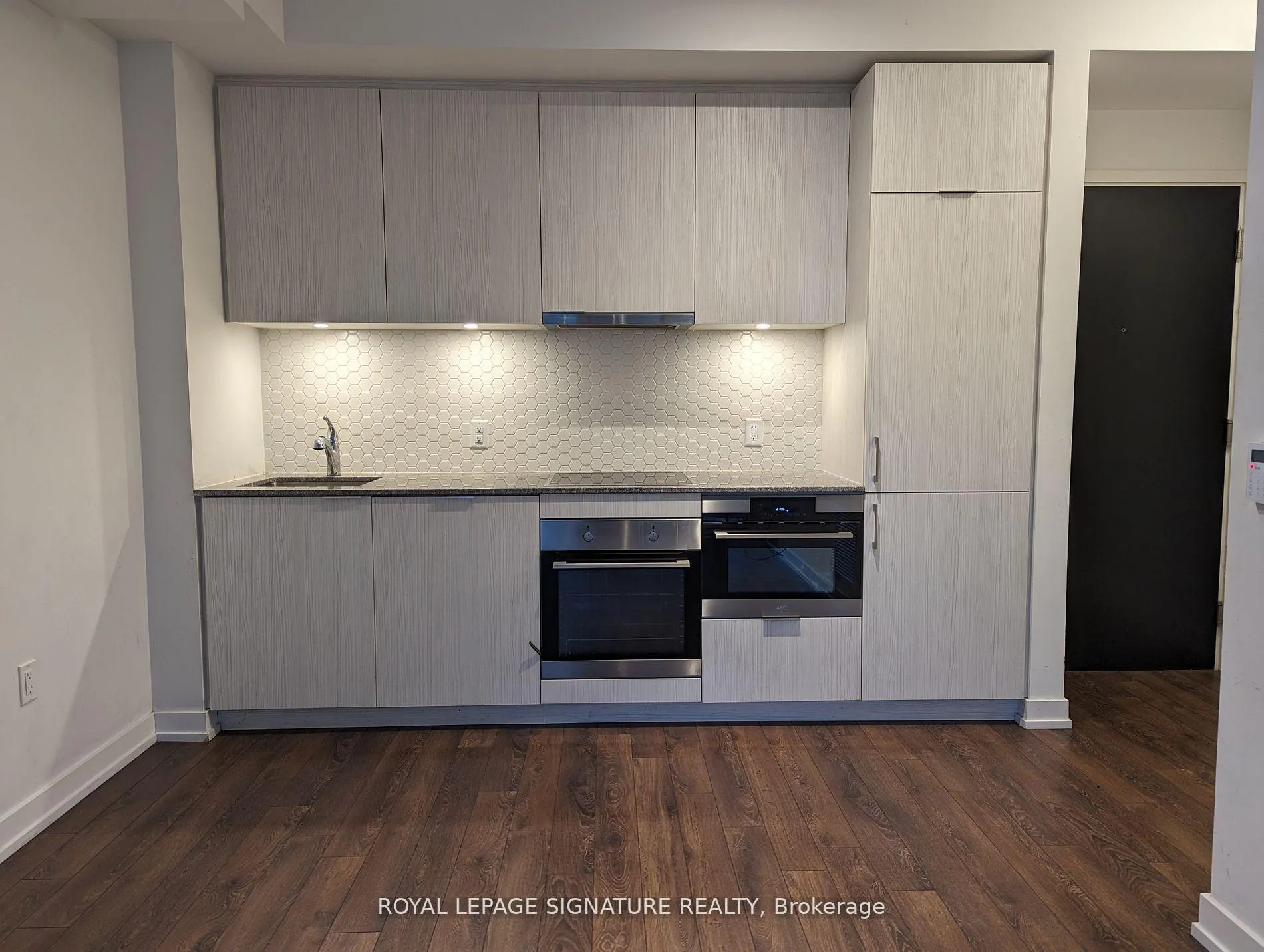 Photo 2 of Unit 2017, 158 Front Street E, Toronto, Moss Park — HOMEH