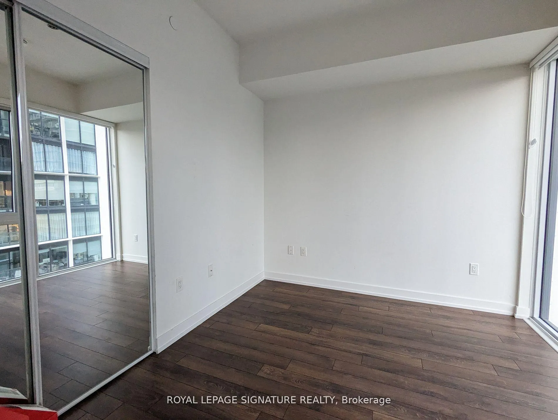 Photo 5 of Unit 2017, 158 Front Street E, Toronto, Moss Park — HOMEH