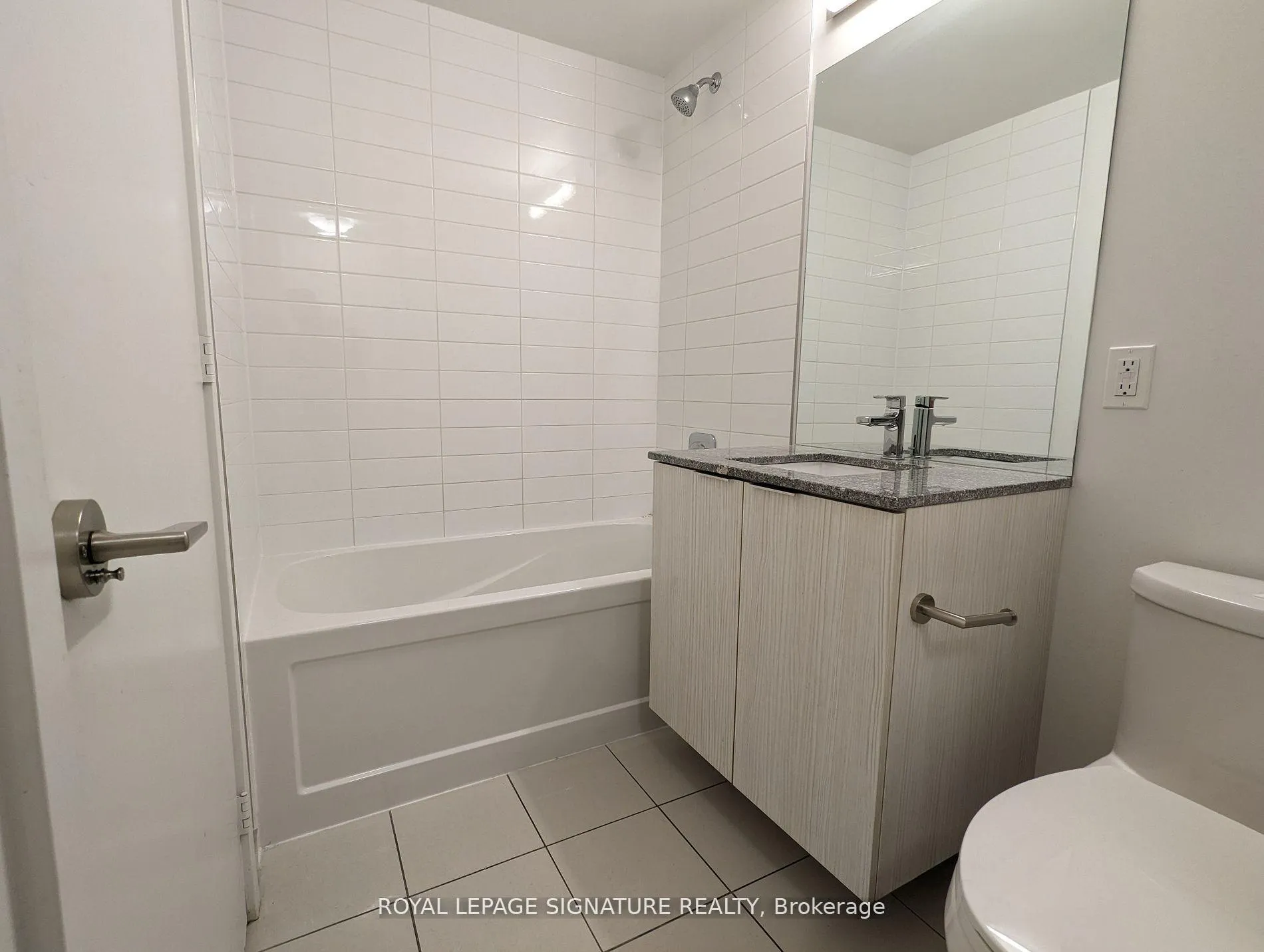 Photo 8 of Unit 2017, 158 Front Street E, Toronto, Moss Park — HOMEH