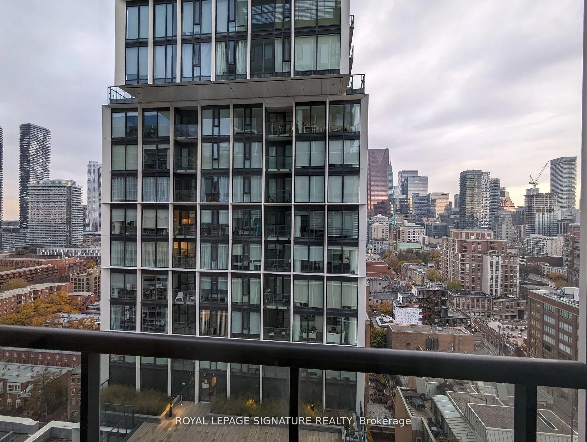 Photo 11 of Unit 2017, 158 Front Street E, Toronto, Moss Park — HOMEH