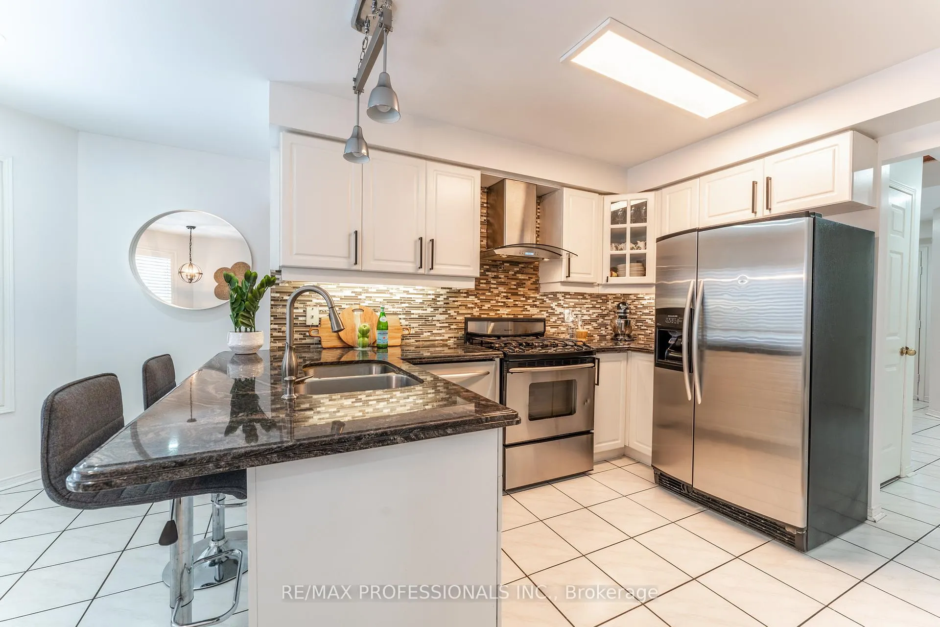 Photo 8 of 3 Twiss Drive, Barrie, Holly — HOMEH