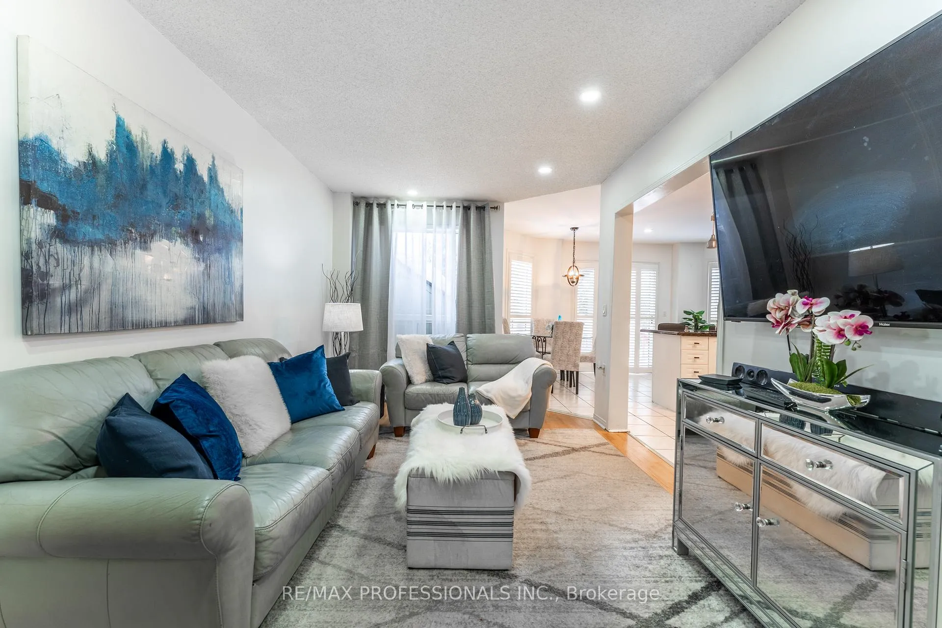 Photo 11 of 3 Twiss Drive, Barrie, Holly — HOMEH