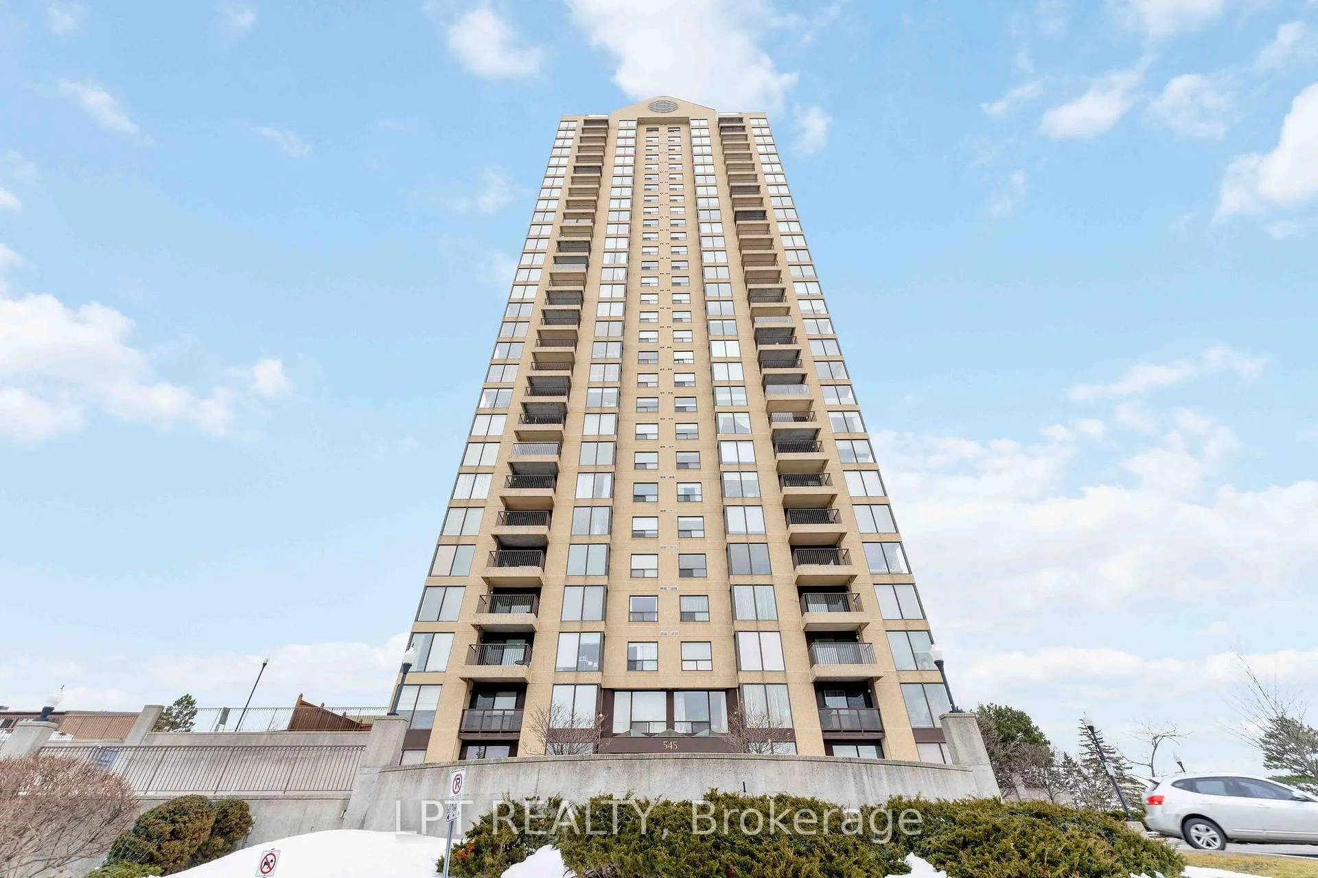 Photo 1 of Unit 2806, 545 St Laurent Boulevard, Ottawa, Viscount Alexander Park — HOMEH