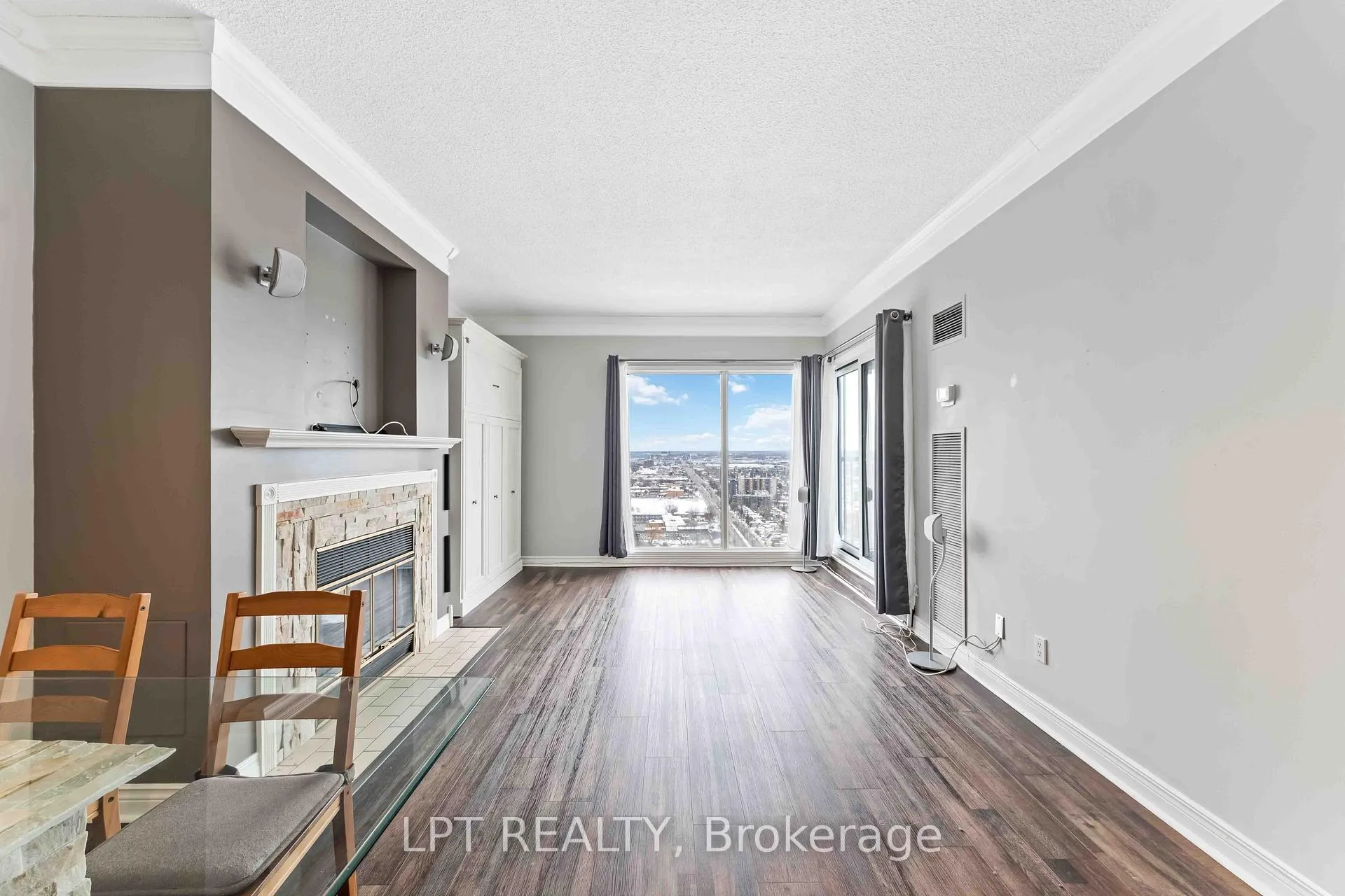 Photo 5 of Unit 2806, 545 St Laurent Boulevard, Ottawa, Viscount Alexander Park — HOMEH