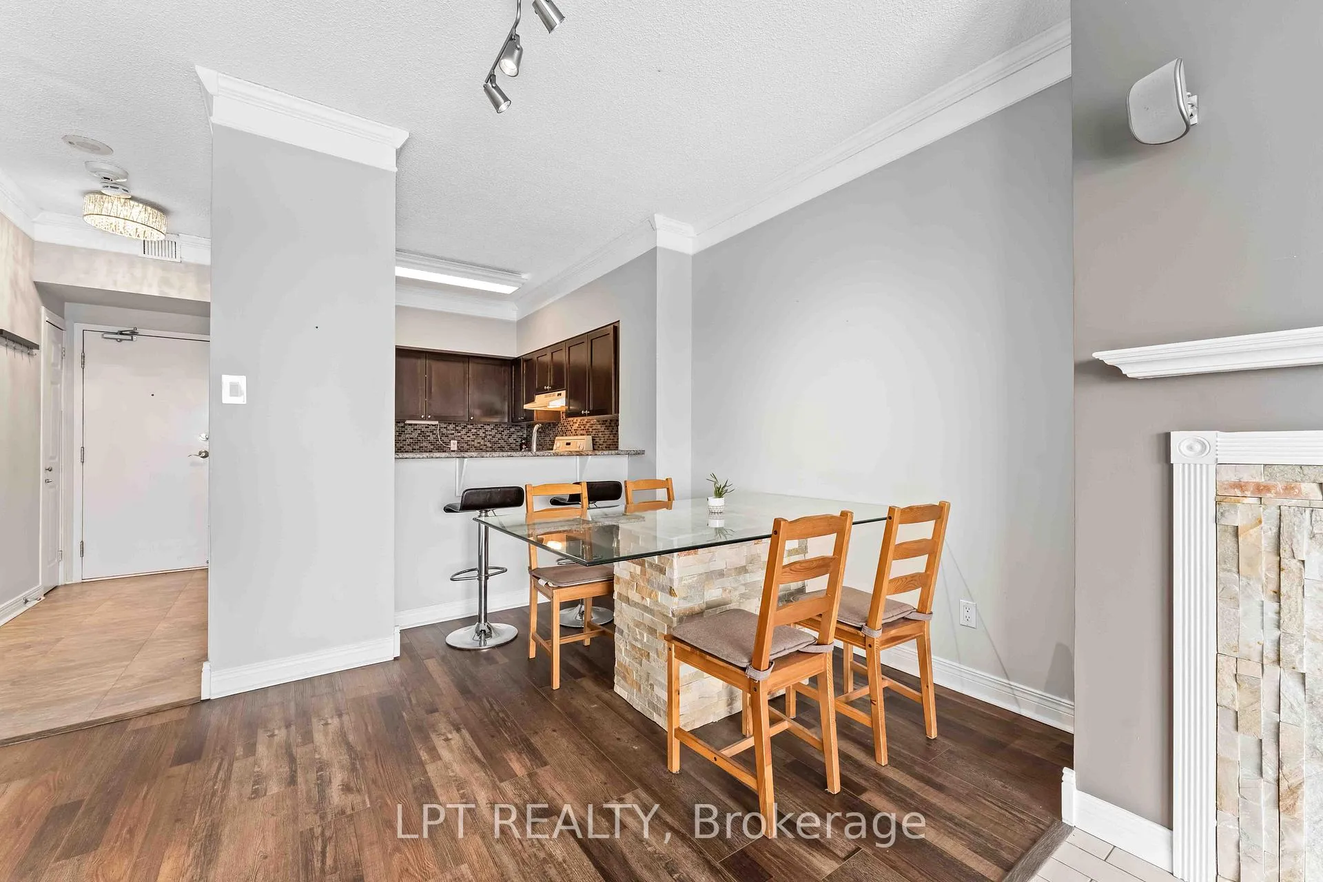 Photo 6 of Unit 2806, 545 St Laurent Boulevard, Ottawa, Viscount Alexander Park — HOMEH