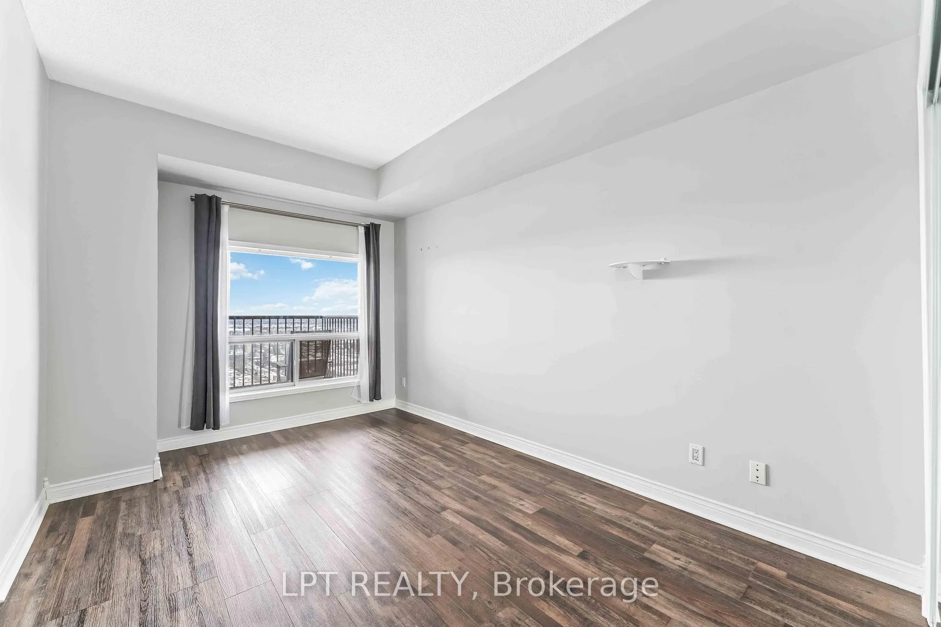 Photo 7 of Unit 2806, 545 St Laurent Boulevard, Ottawa, Viscount Alexander Park — HOMEH