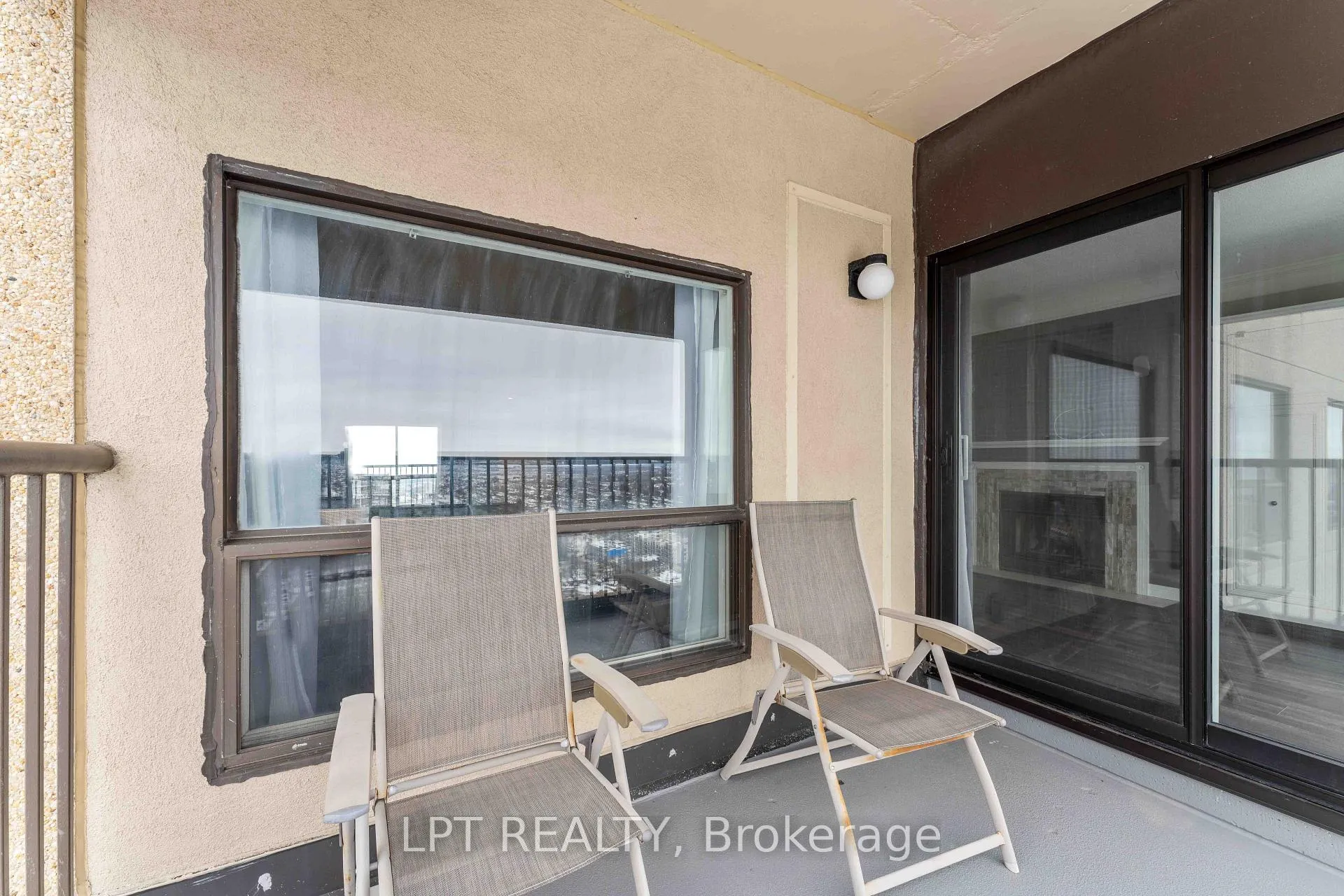 Photo 9 of Unit 2806, 545 St Laurent Boulevard, Ottawa, Viscount Alexander Park — HOMEH