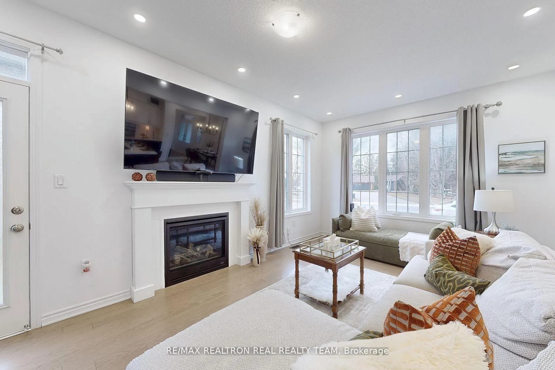 Photo 9 of 1586 Scarlett Trail, Pickering, Rural Pickering — HOMEH