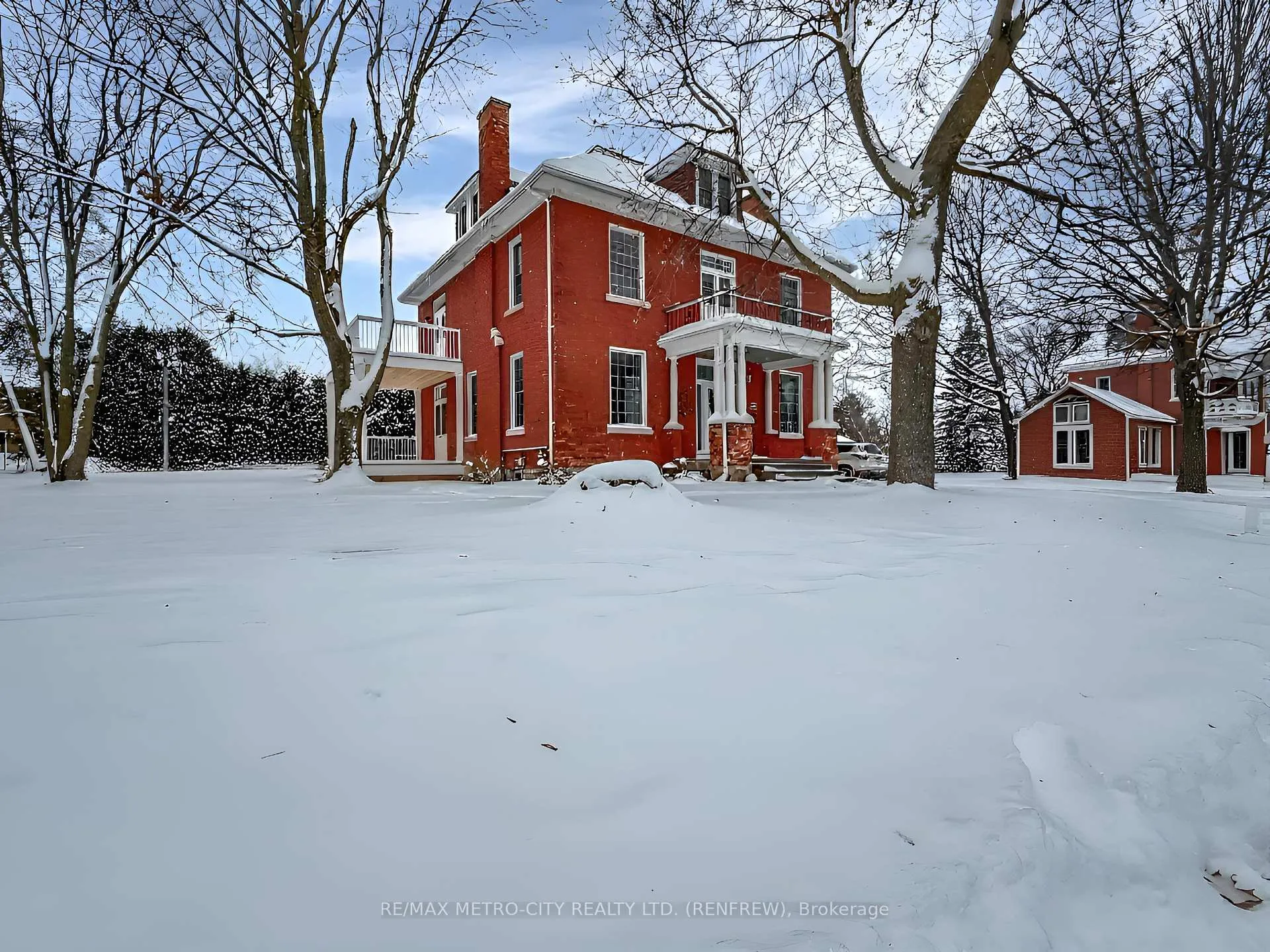 Photo 1 of 298 Barr Street, Renfrew — HOMEH