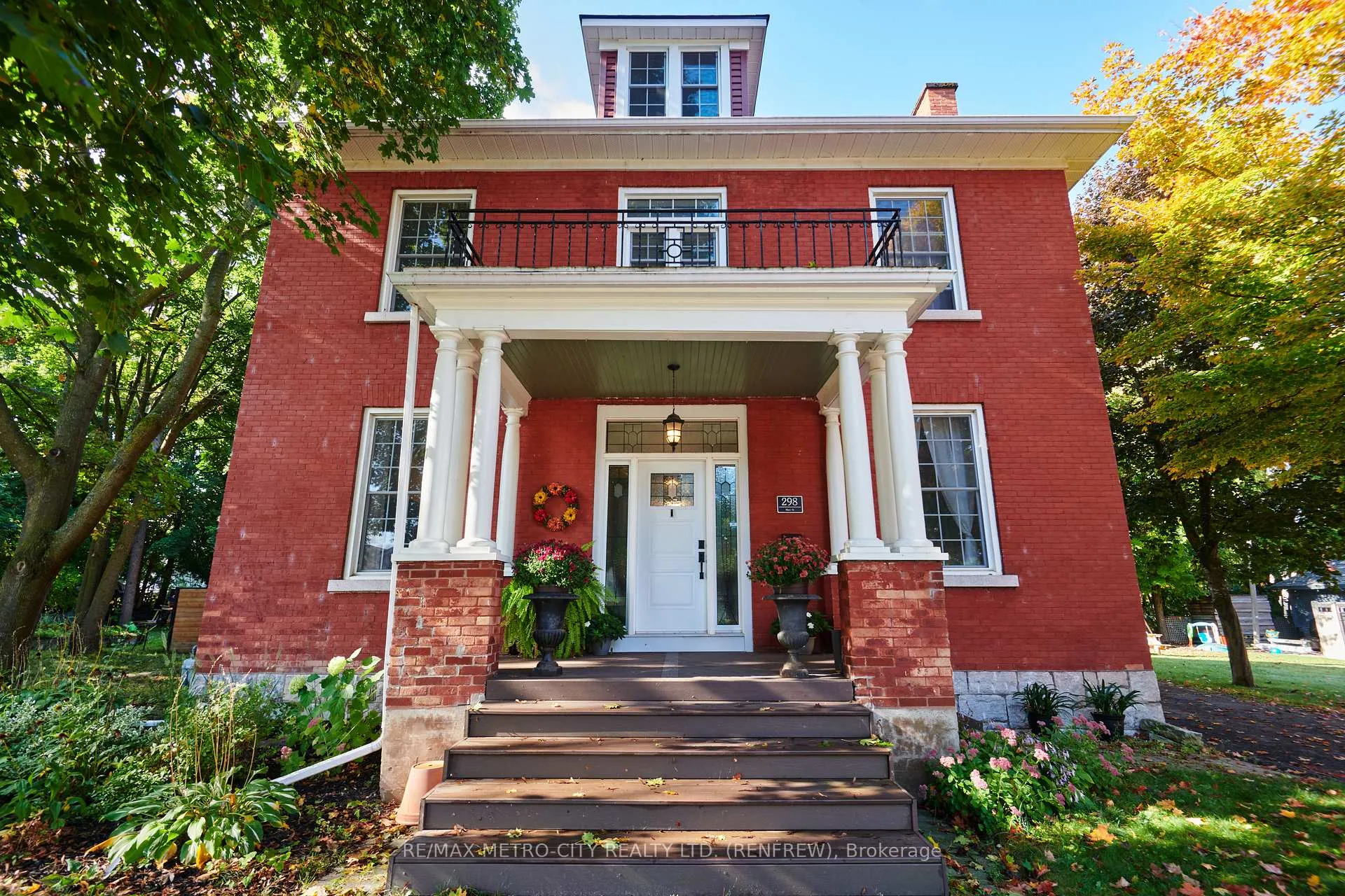 Photo 5 of 298 Barr Street, Renfrew — HOMEH